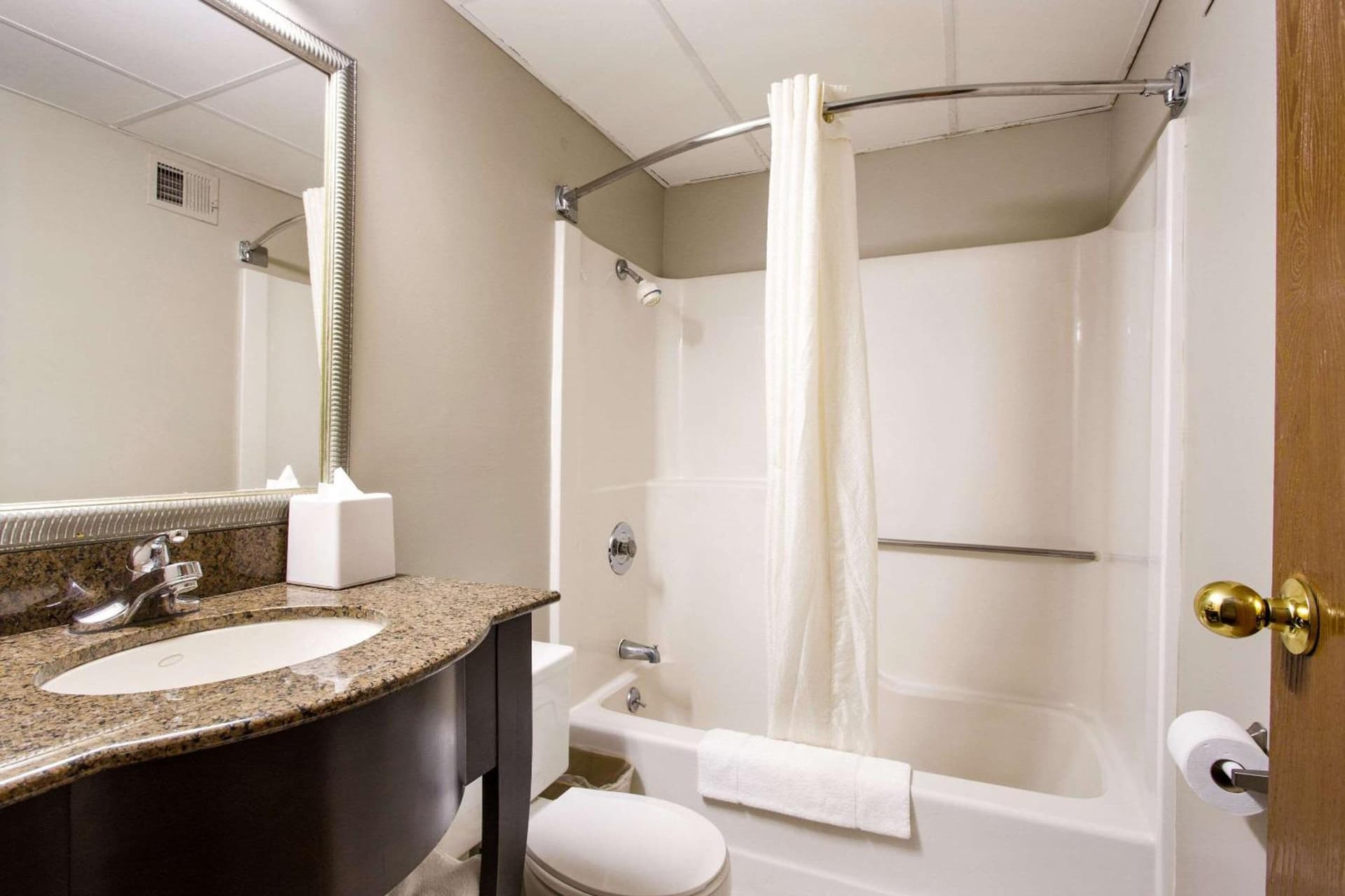 Red Lion Inn & Suites Olathe Kansas City property views in Olathe, KS — gallery photo 3