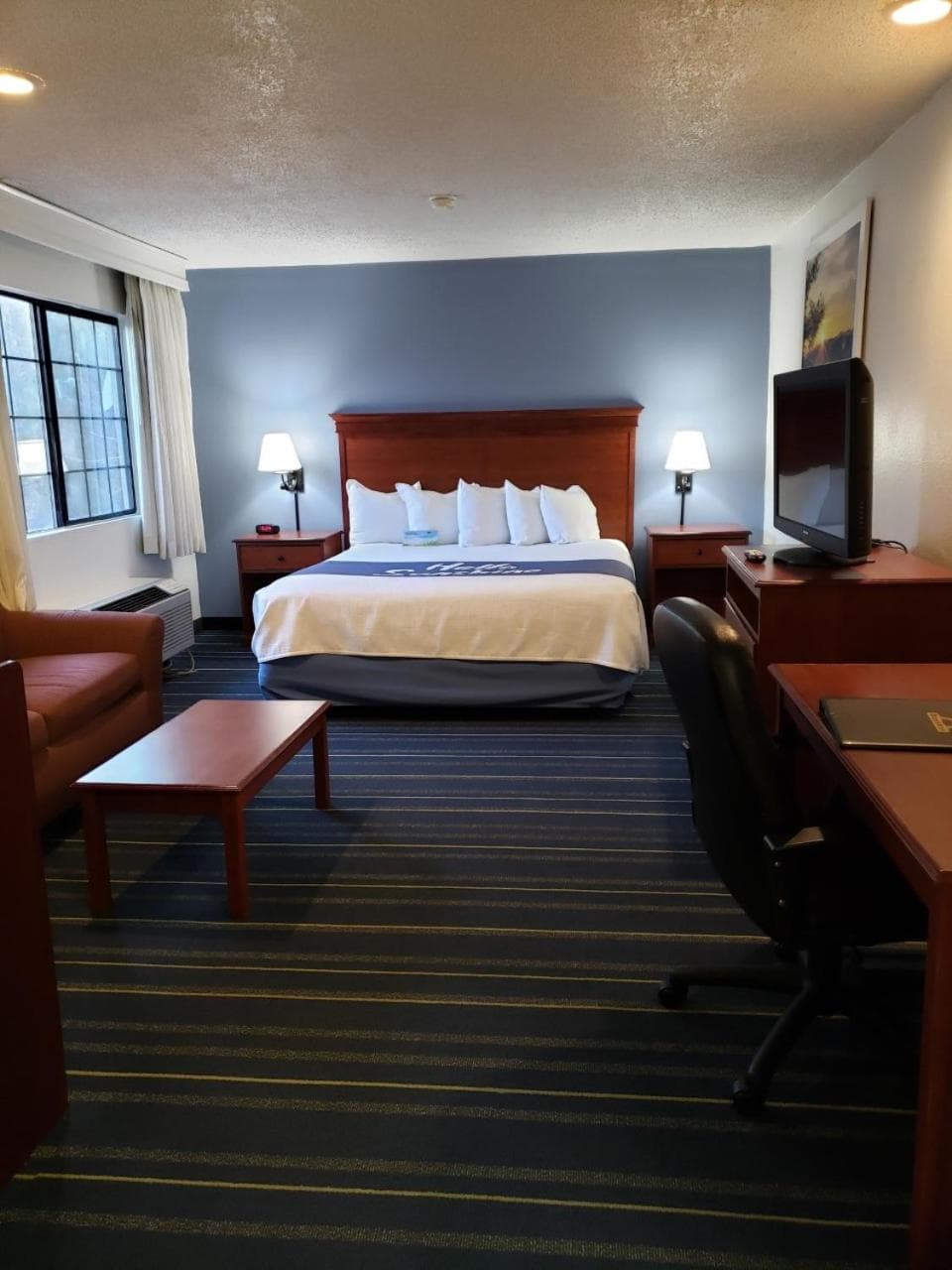 Days Inn by Wyndham Grand Junction interior in Grand Junction, CO — gallery photo 2