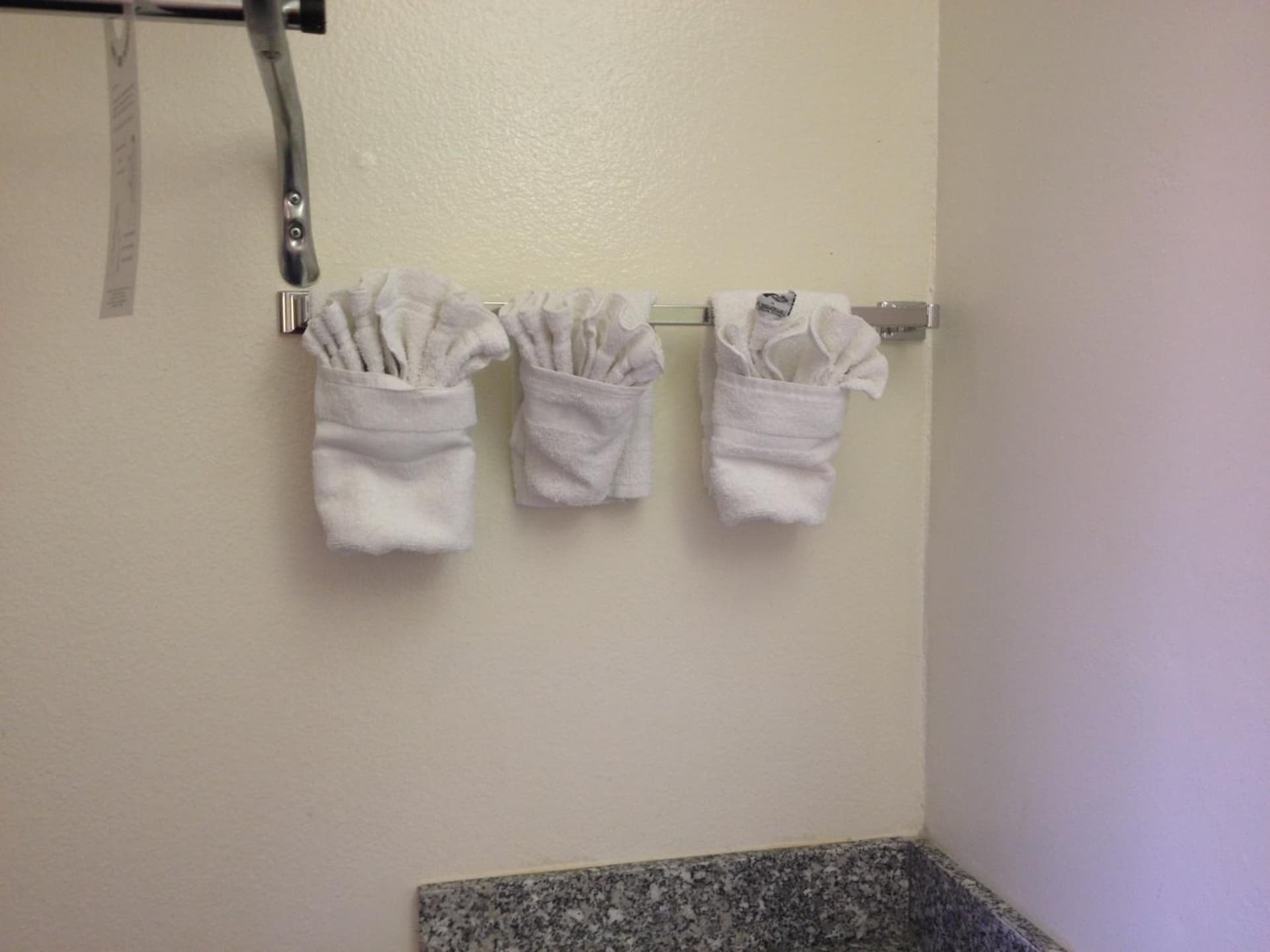 Riverside Inn & Suites gallery photo in Riverside, CA — image 4