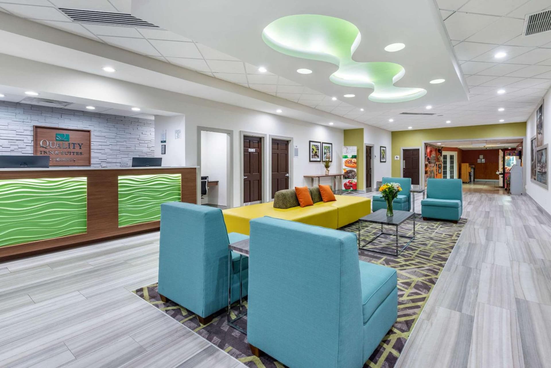 Quality Inn and Suites Palatka Riverfront interior in Palatka, FL — gallery photo 2