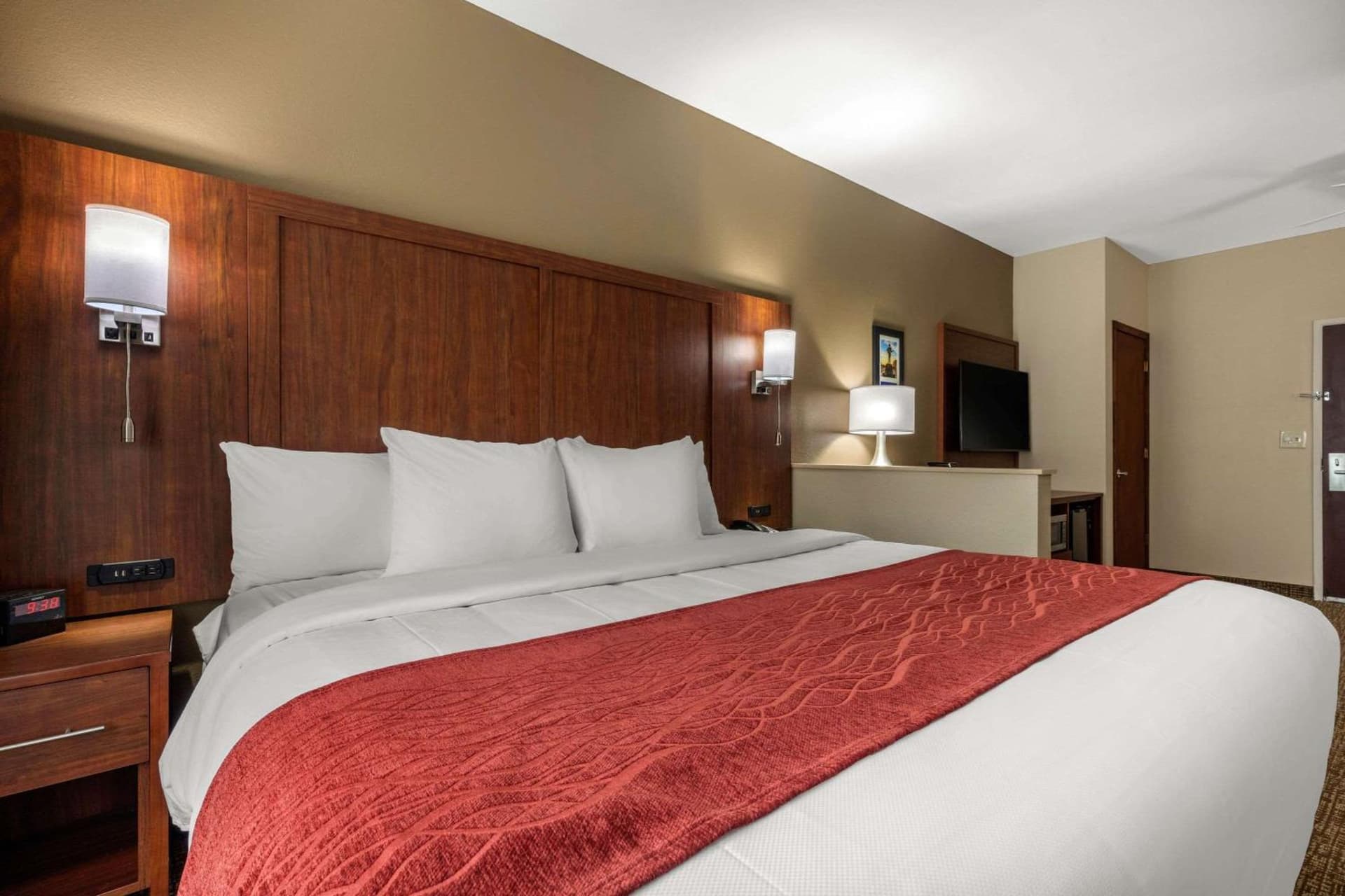 Comfort Inn & Suites Montgomery East Carmichael Rd gallery photo in Montgomery, AL — image 19