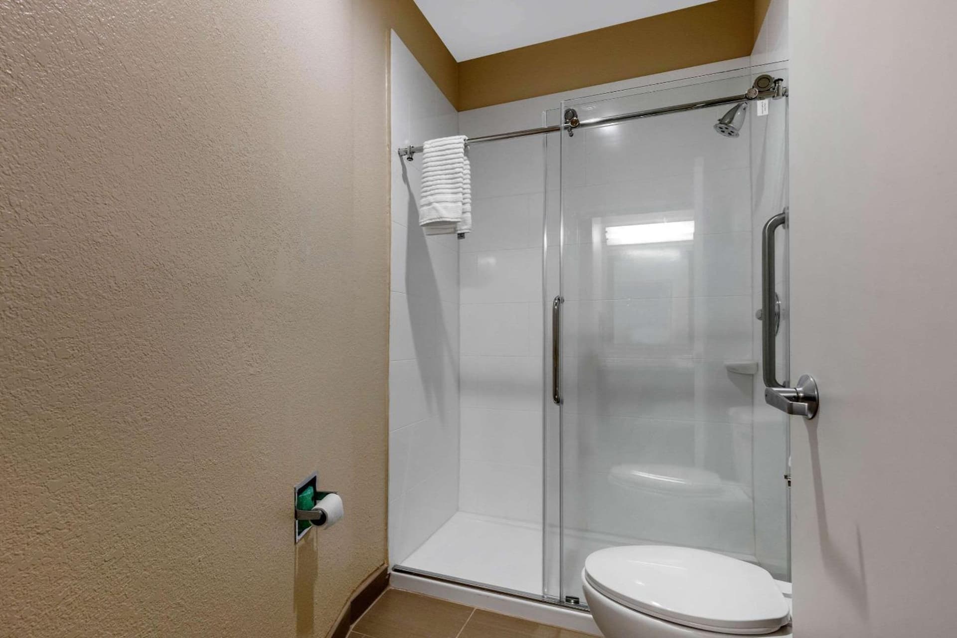Comfort Inn & Suites Montgomery East Carmichael Rd gallery photo in Montgomery, AL — image 24