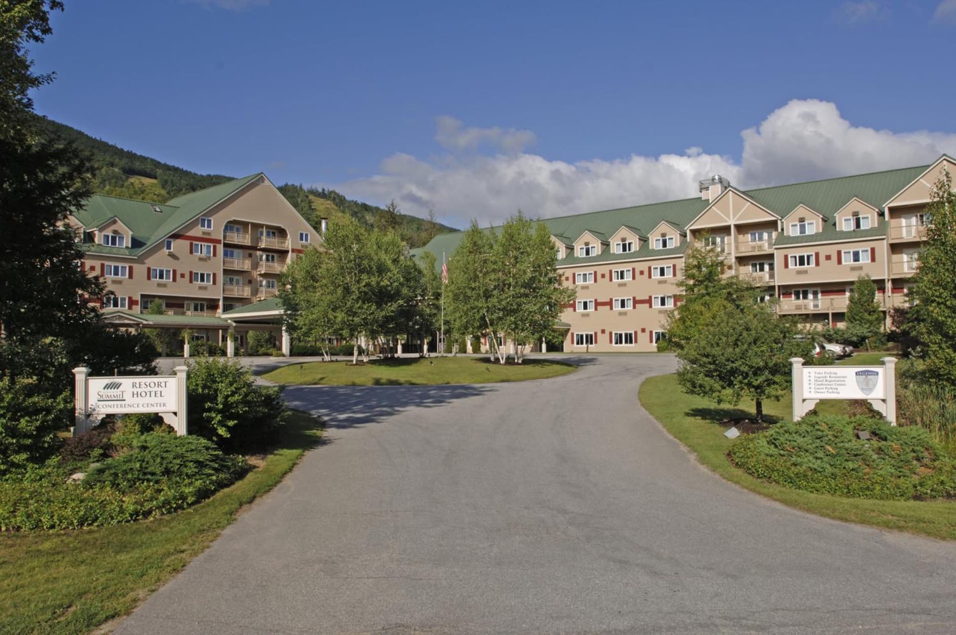 Grand Summit Hotel featured exterior or lobby in Newry — similar hotel