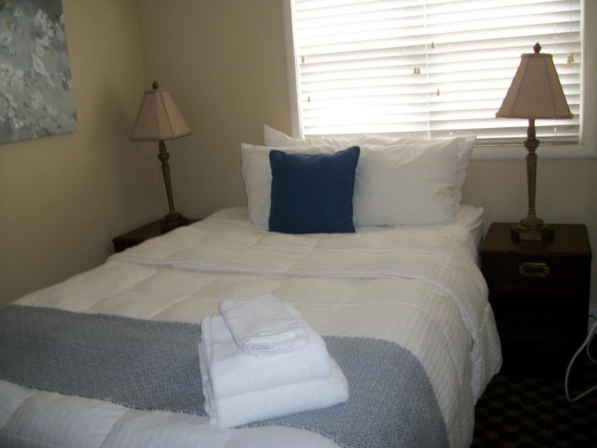 Michillinda Lodge Resort interior in Whitehall, MI — gallery photo 2