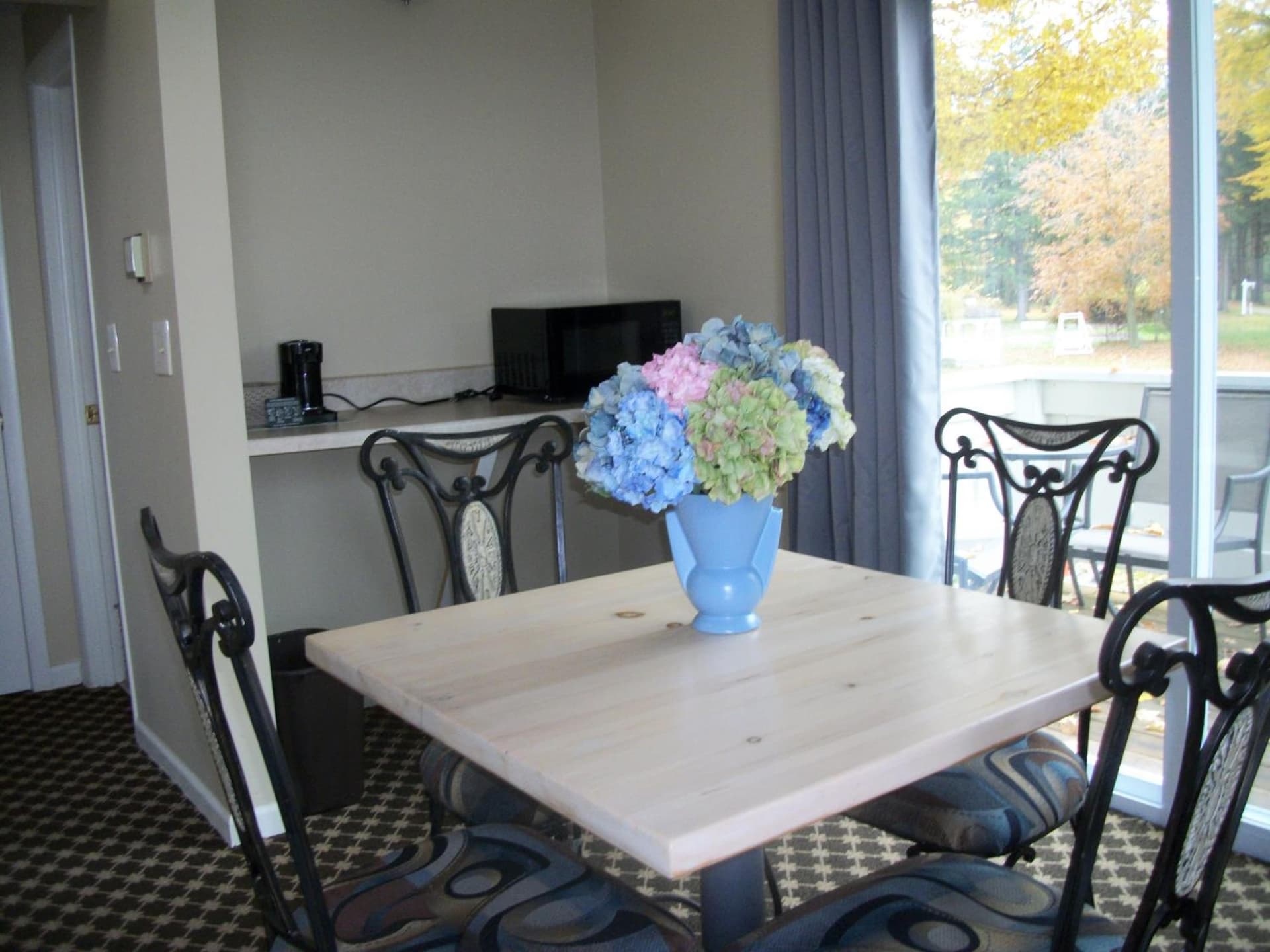 Michillinda Lodge Resort gallery photo in Whitehall, MI — image 121