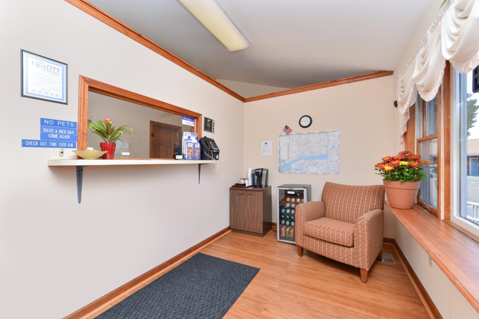 American Inn interior in Branford, CT — gallery photo 2