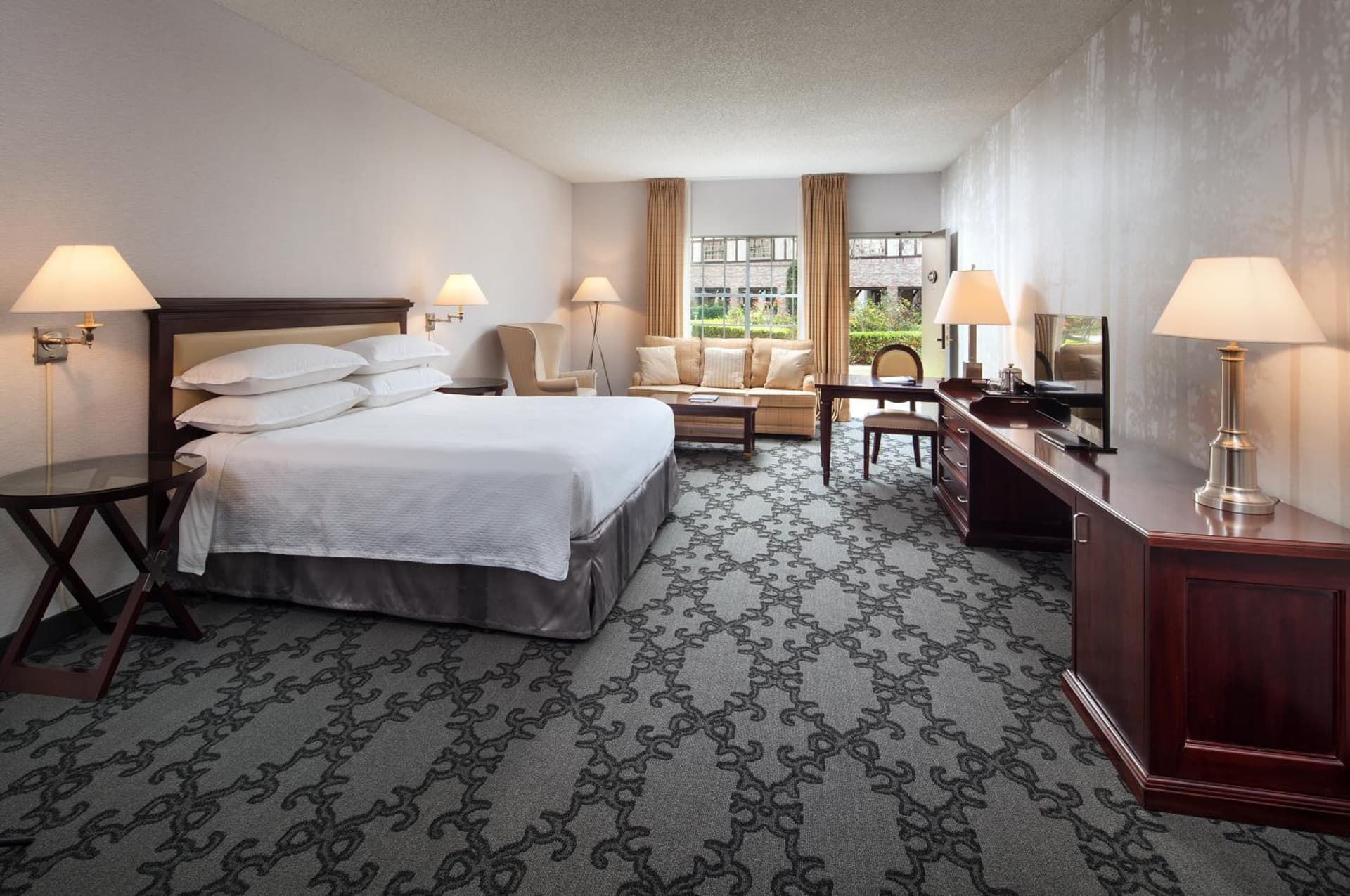 Anaheim Majestic Garden Hotel gallery photo in Anaheim, CA — image 34