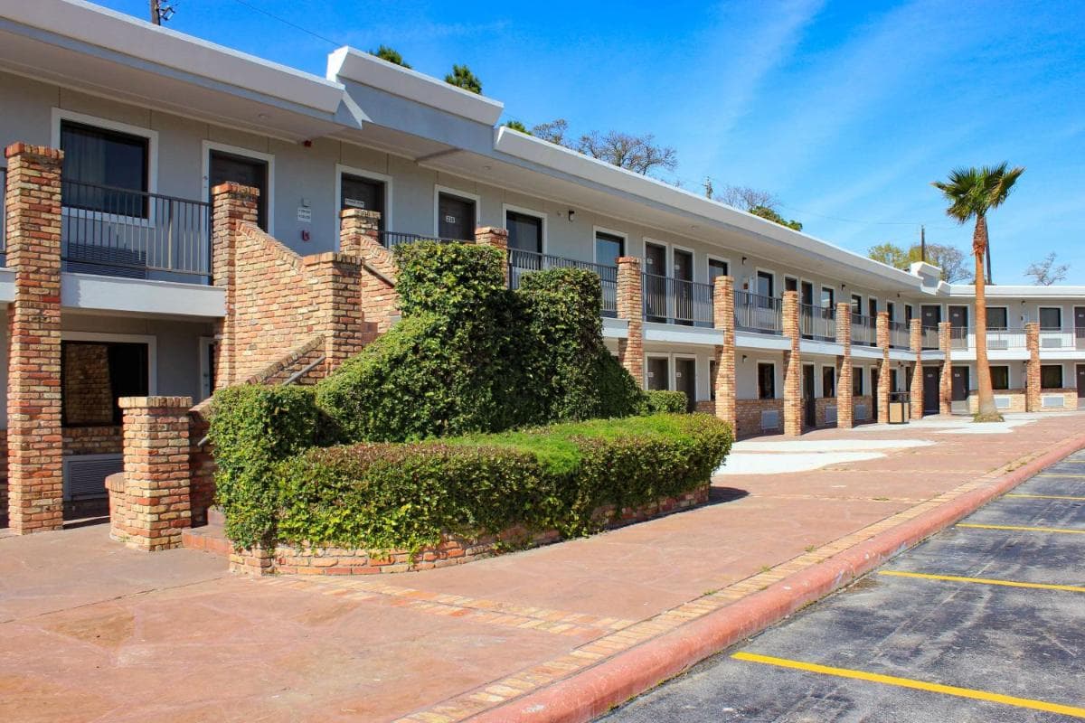 Studio 6-Houston, TX - East featured exterior or lobby in Houston, TX — similar hotel