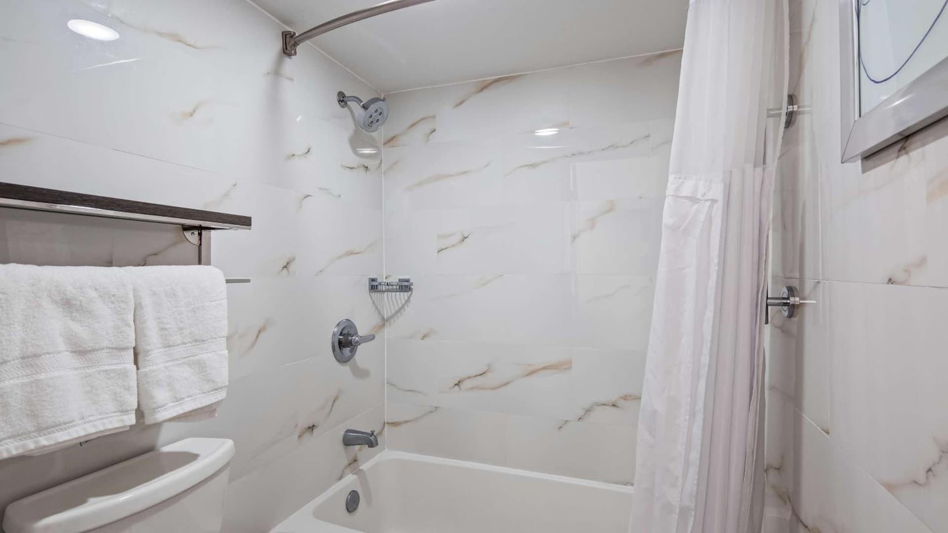 SureStay Plus Hotel by Best Western Sacramento Cal Expo gallery photo in Sacramento, CA — image 11