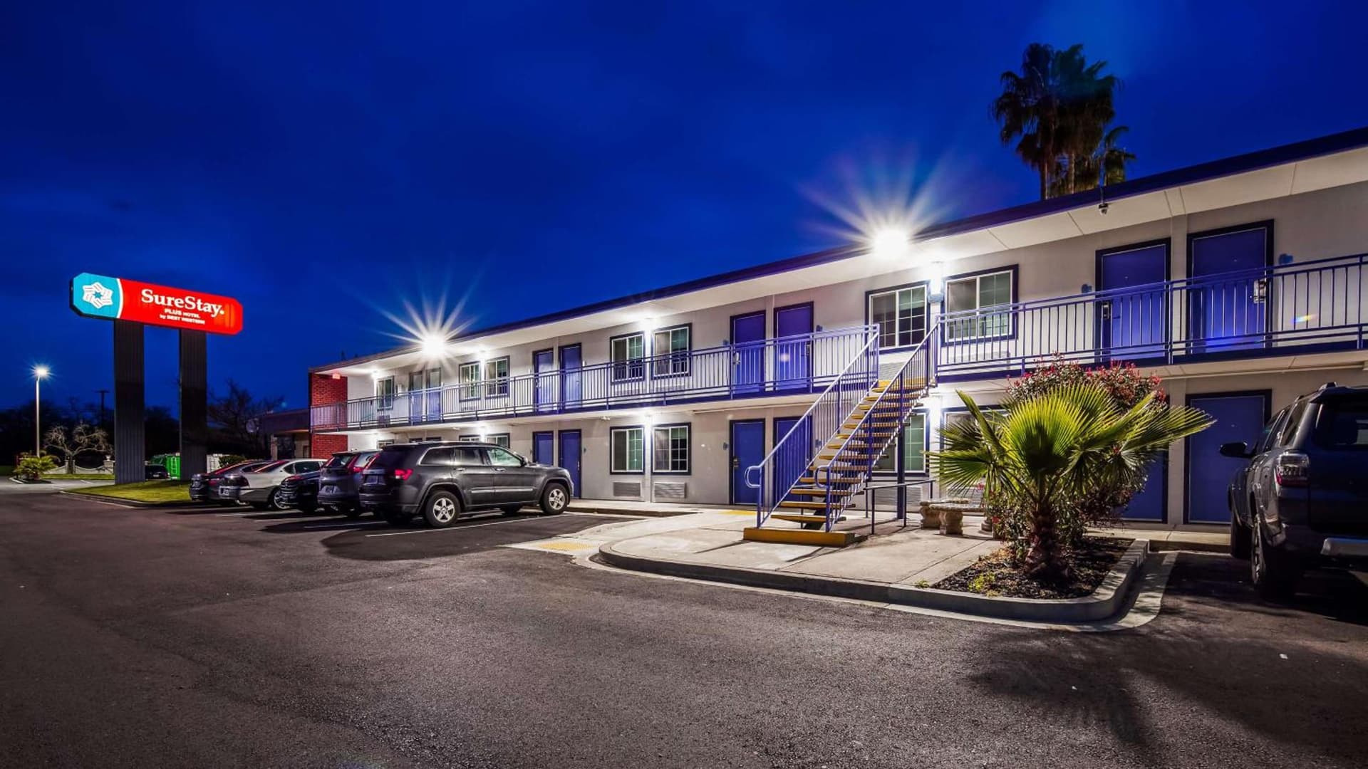 SureStay Plus Hotel by Best Western Sacramento Cal Expo interior in Sacramento, CA — gallery photo 2