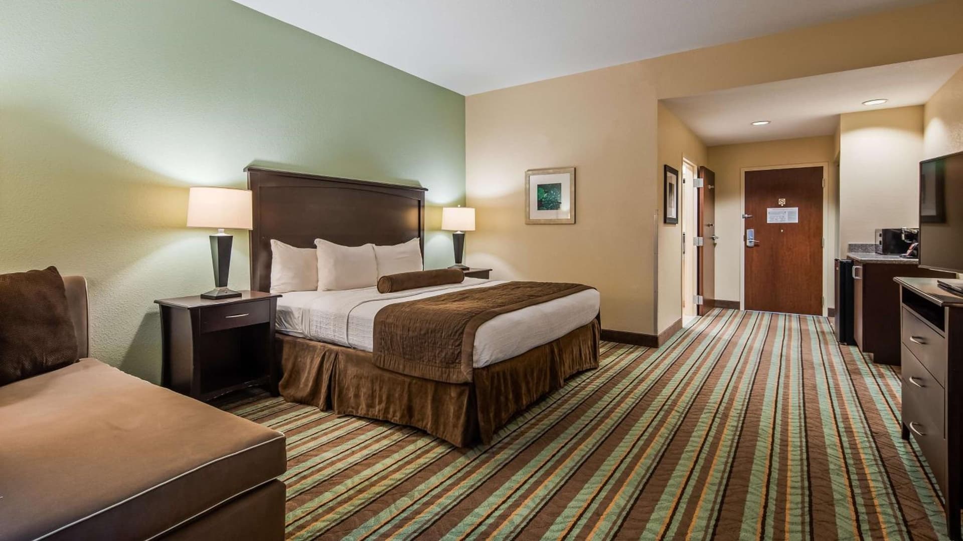 Best Western Plus Chain of Lakes Inn & Suites gallery photo in Leesburg, FL — image 16