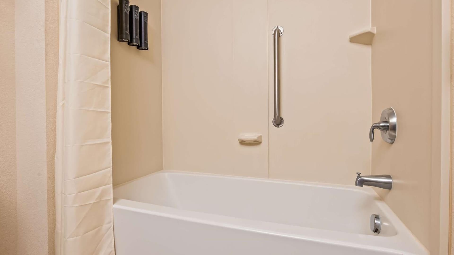 Best Western Plus Chain of Lakes Inn & Suites gallery photo in Leesburg, FL — image 20