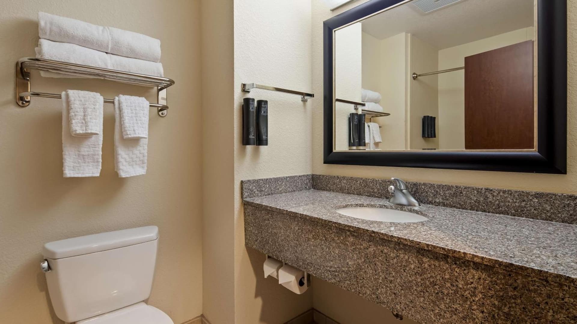 Best Western Plus Chain of Lakes Inn & Suites gallery photo in Leesburg, FL — image 21