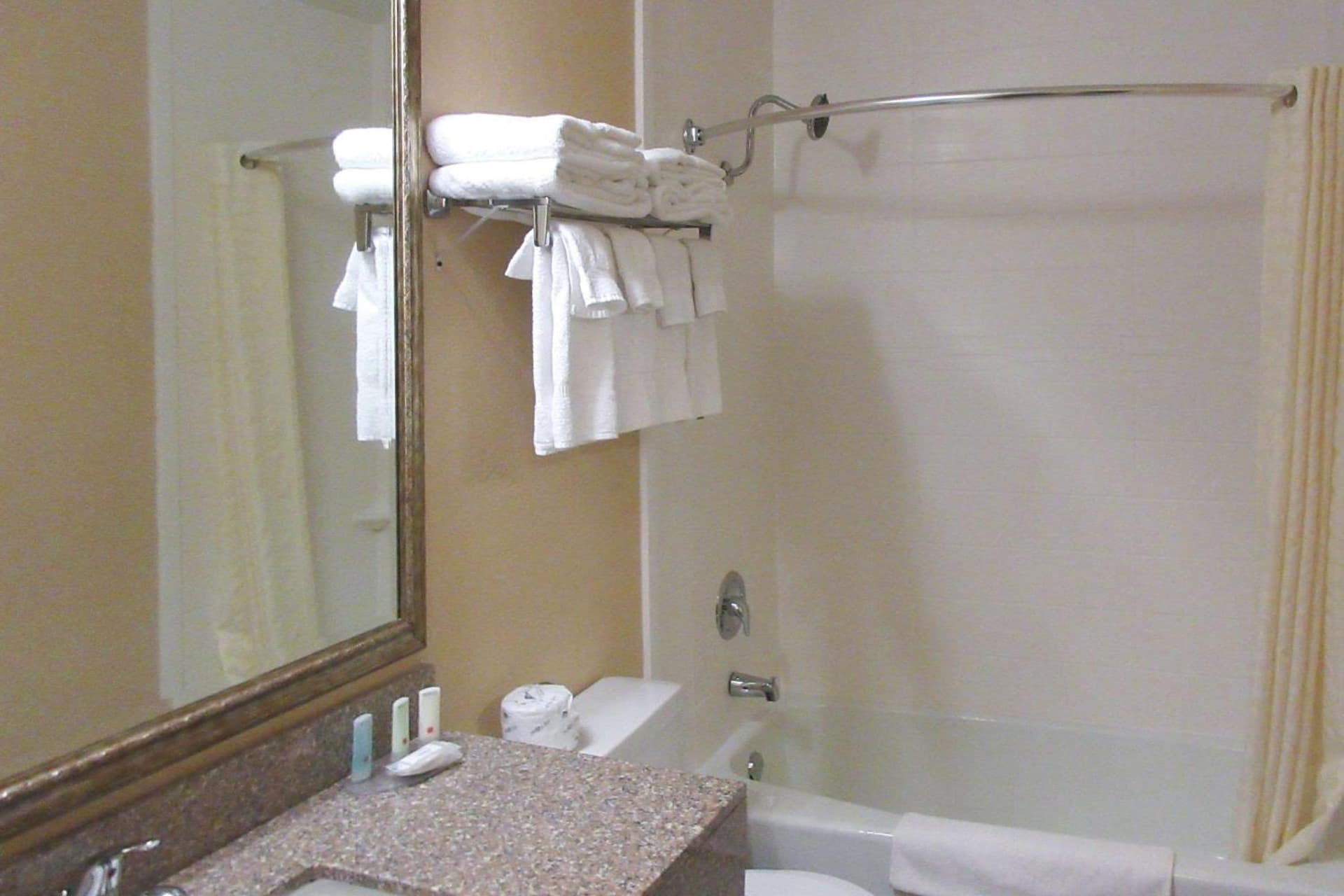 Americinn by Wyndham Appleton Downtown gallery photo in Appleton, WI — image 23