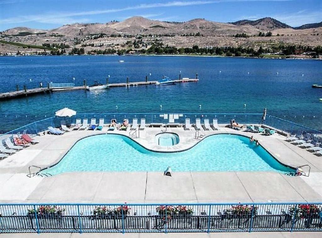 Chelan Resort Waterfront Townhouse interior in Chelan, WA — gallery photo 2