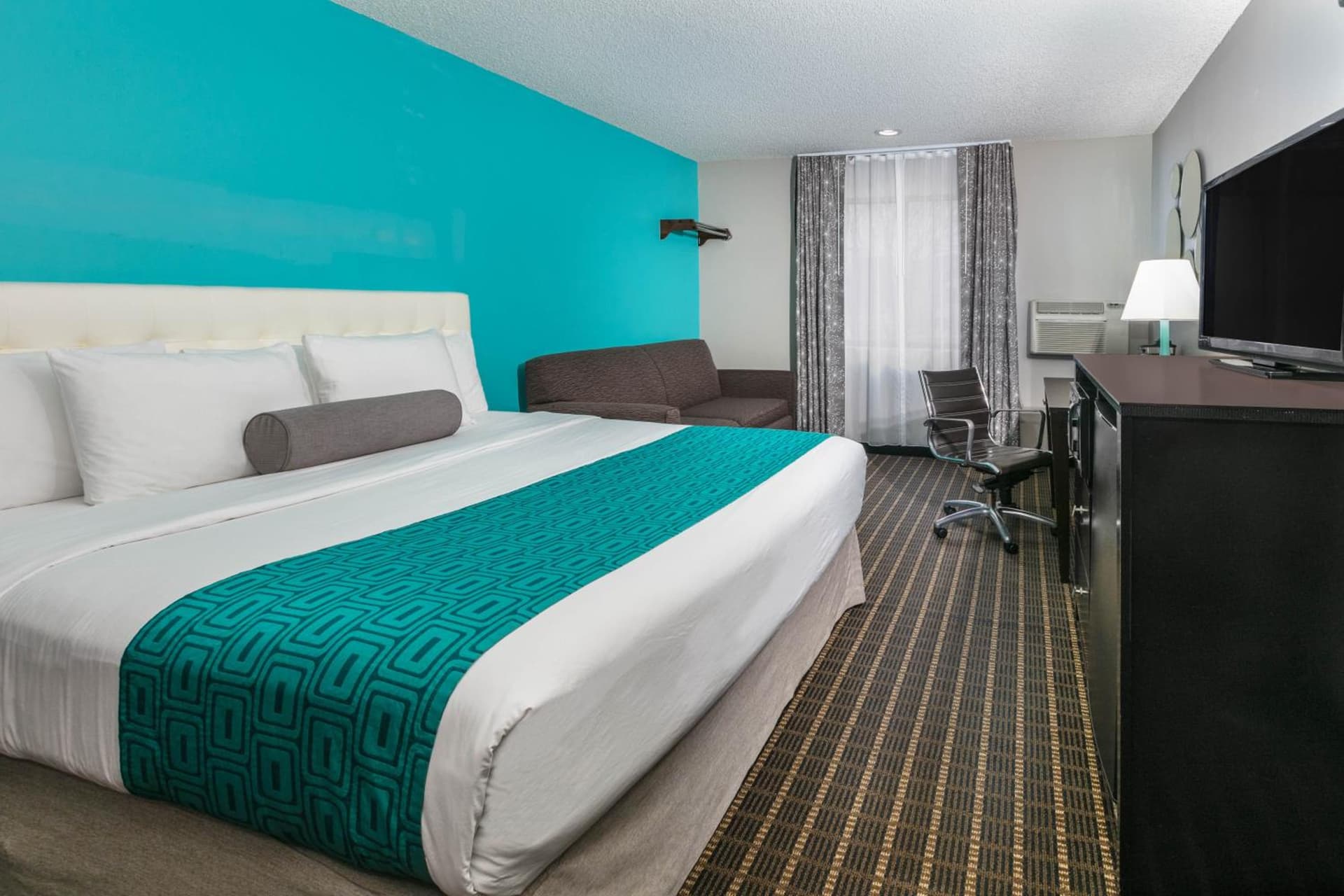 Howard Johnson by Wyndham Near Schlitterbahn gallery photo in New Braunfels, TX — image 32