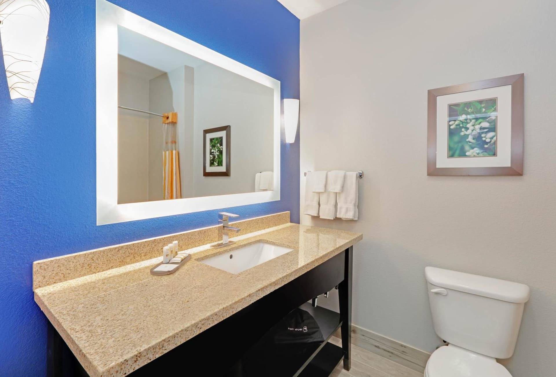 La Quinta by Wyndham Denton - University Drive gallery photo in Denton, TX — image 35