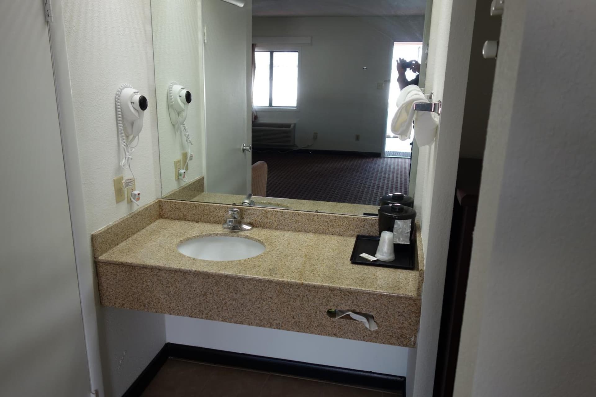 VIP Inn and Suites gallery photo in Huntsville, AL — image 23