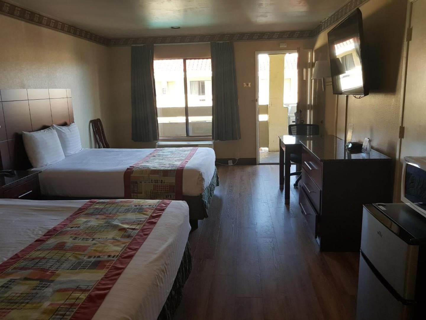 Travelodge by Wyndham Costa Mesa Newport Beach Hacienda gallery photo in Costa Mesa, CA — image 20