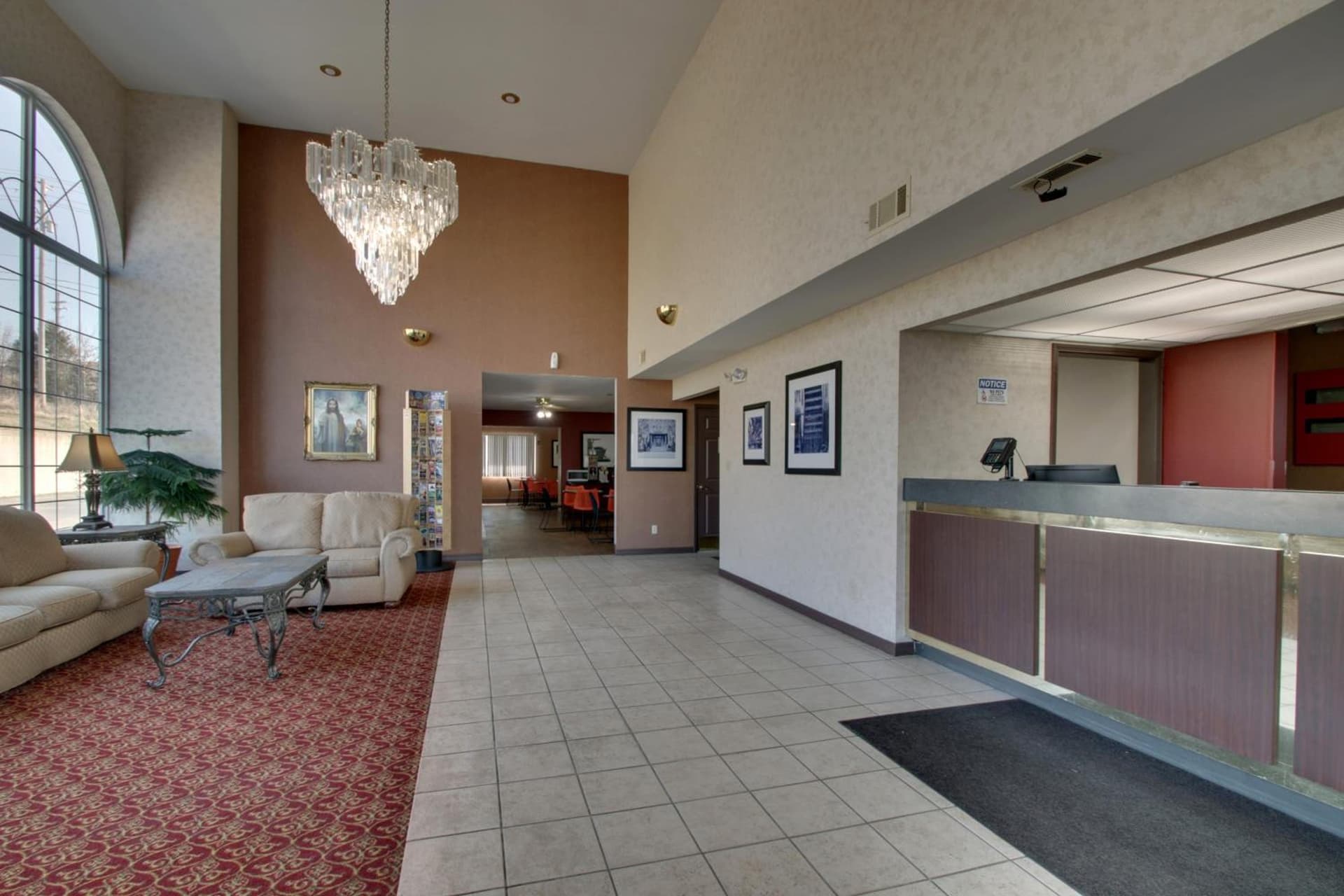 Angel Inn - Central property views in Branson, MO — gallery photo 3