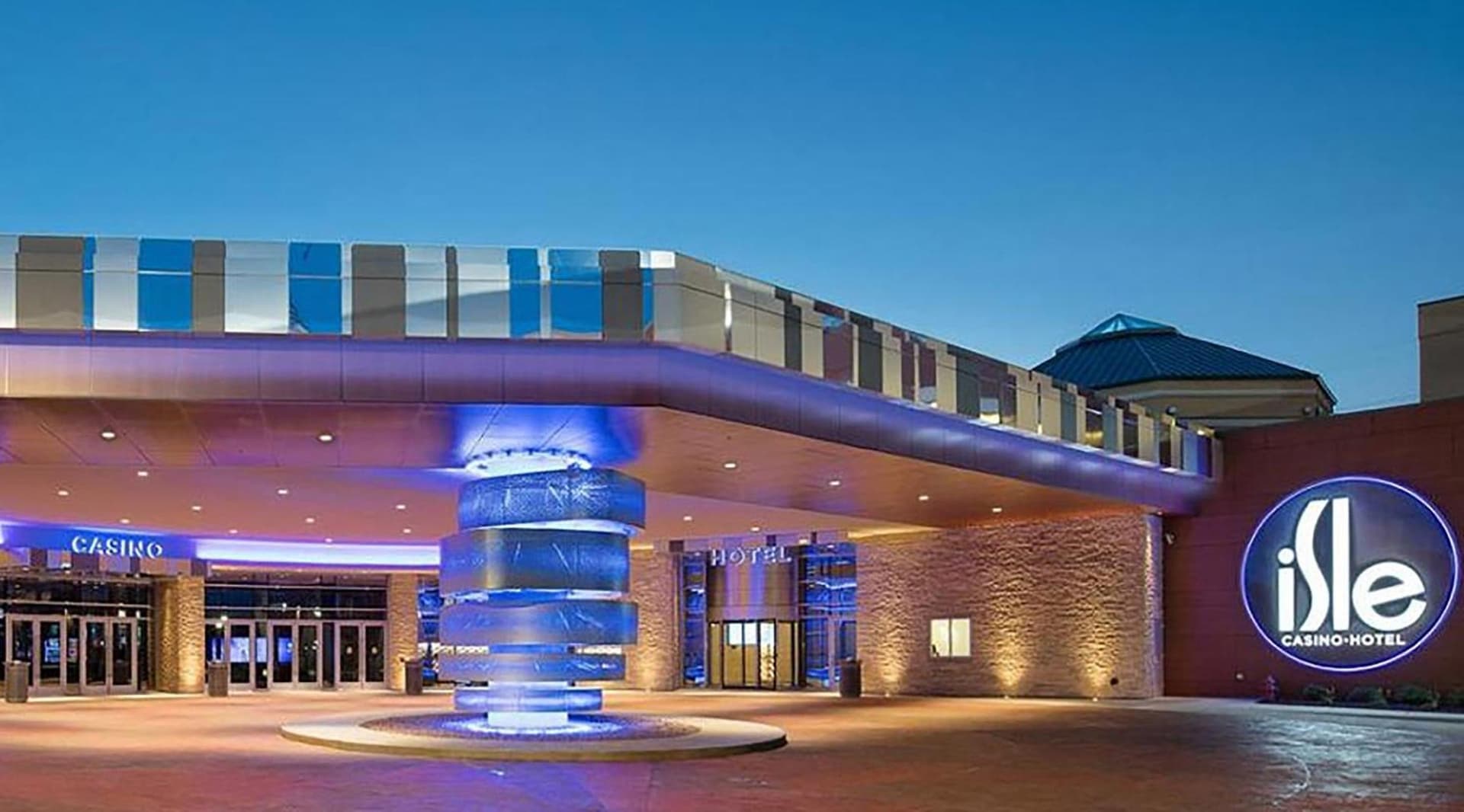 Isle Casino Hotel Bettendorf featured exterior or lobby in Bettendorf, IA — similar hotel