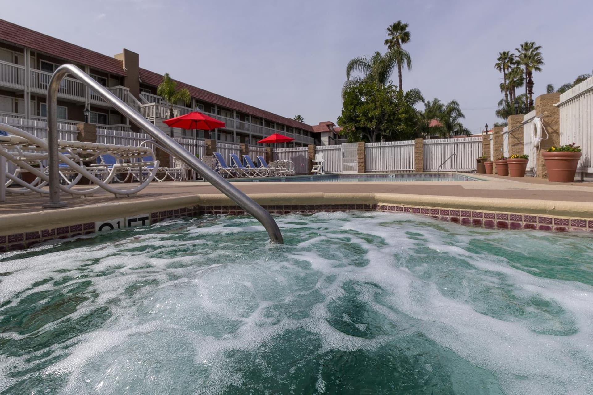 Ramada by Wyndham Costa Mesa/Newport Beach gallery photo in Costa Mesa, CA — image 71