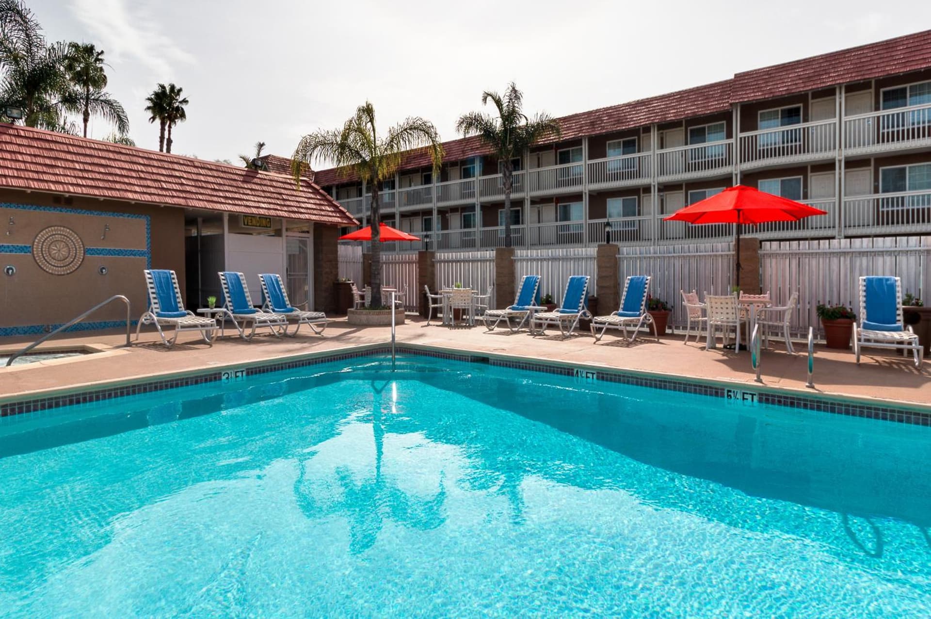 Ramada by Wyndham Costa Mesa/Newport Beach gallery photo in Costa Mesa, CA — image 29