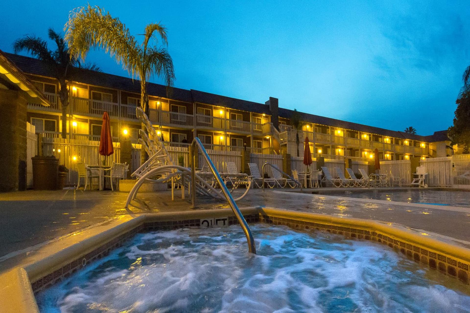 Ramada by Wyndham Costa Mesa/Newport Beach gallery photo in Costa Mesa, CA — image 47
