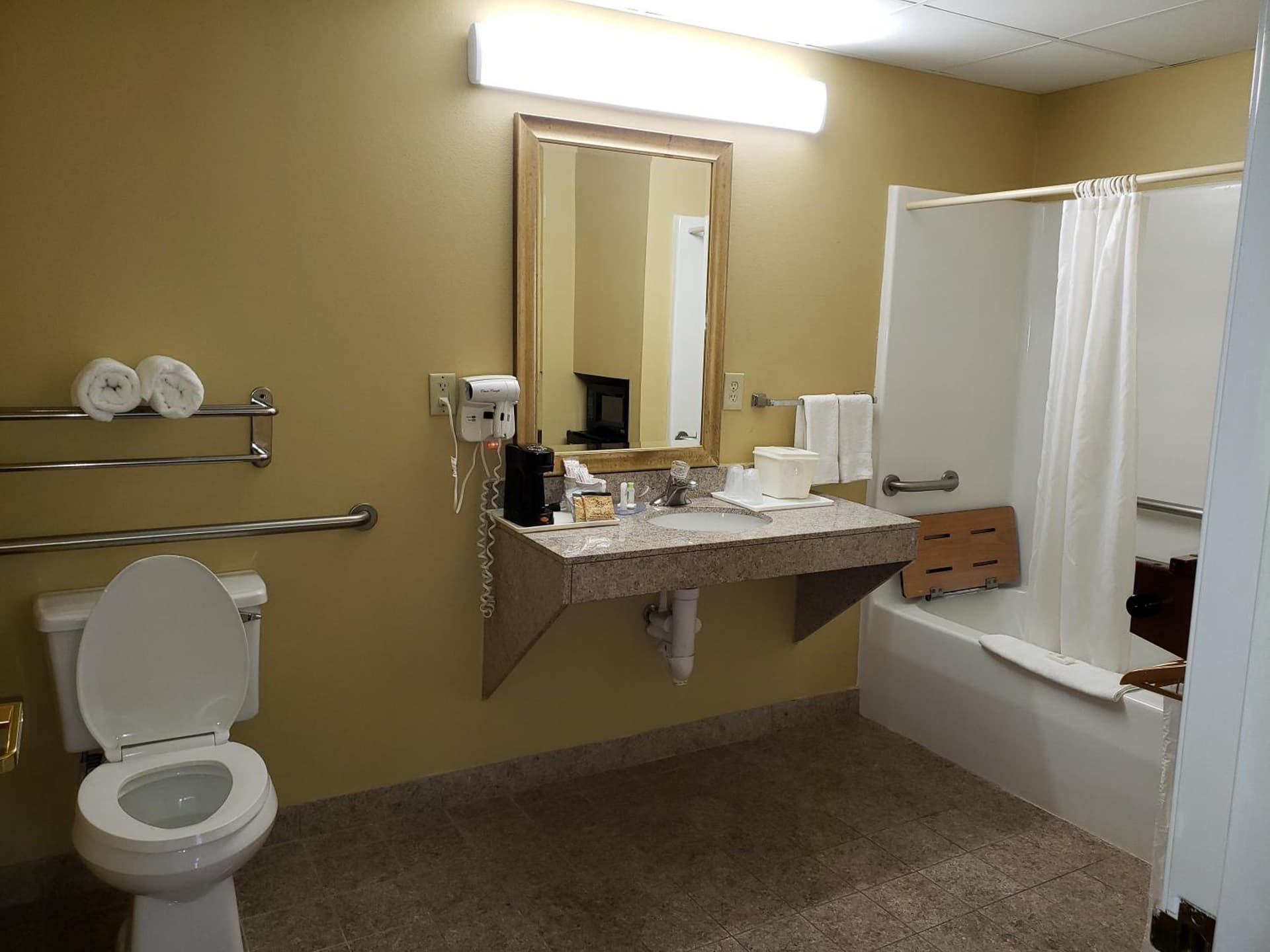 SureStay Plus Hotel by Best Western Warner Robins AFB gallery photo in Warner Robins, GA — image 25