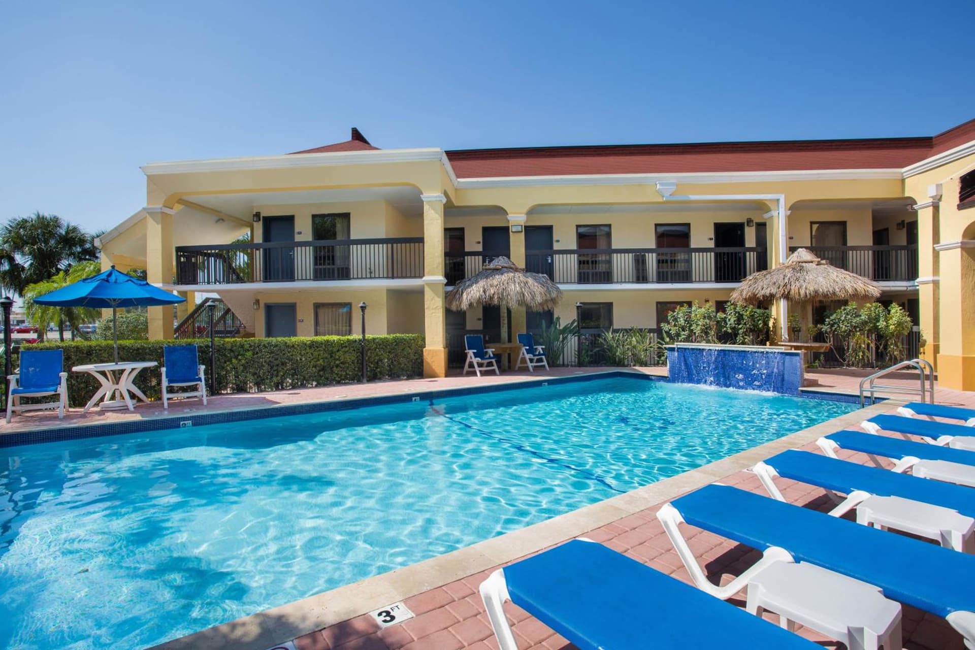 Days Inn by Wyndham Florida City interior in Florida City, FL — gallery photo 2