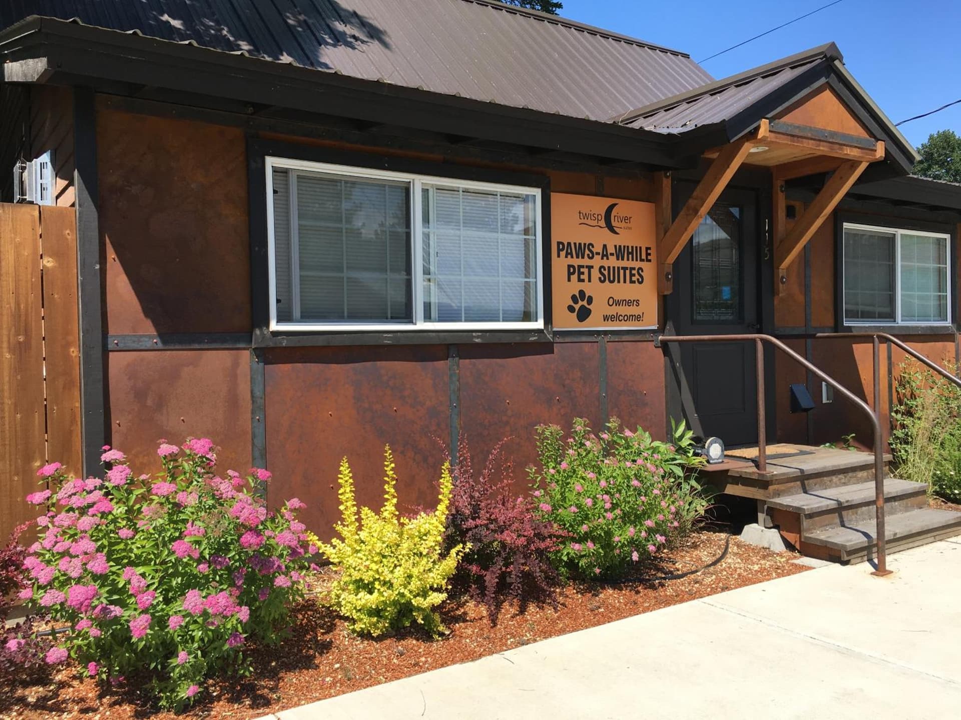 Twisp River Suites featured exterior or lobby in Twisp, WA — similar hotel