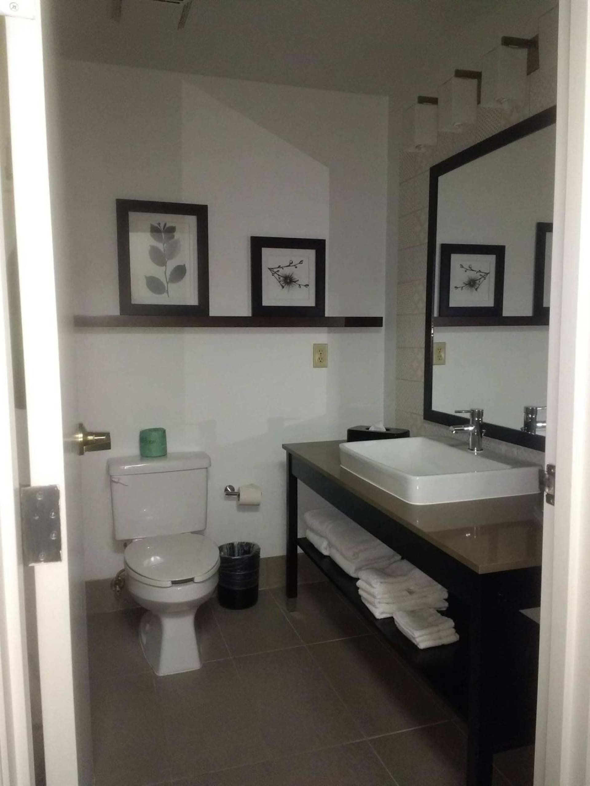 Country Inn & Suites by Radisson, DFW Airport South, TX gallery photo in Irving, TX — image 10