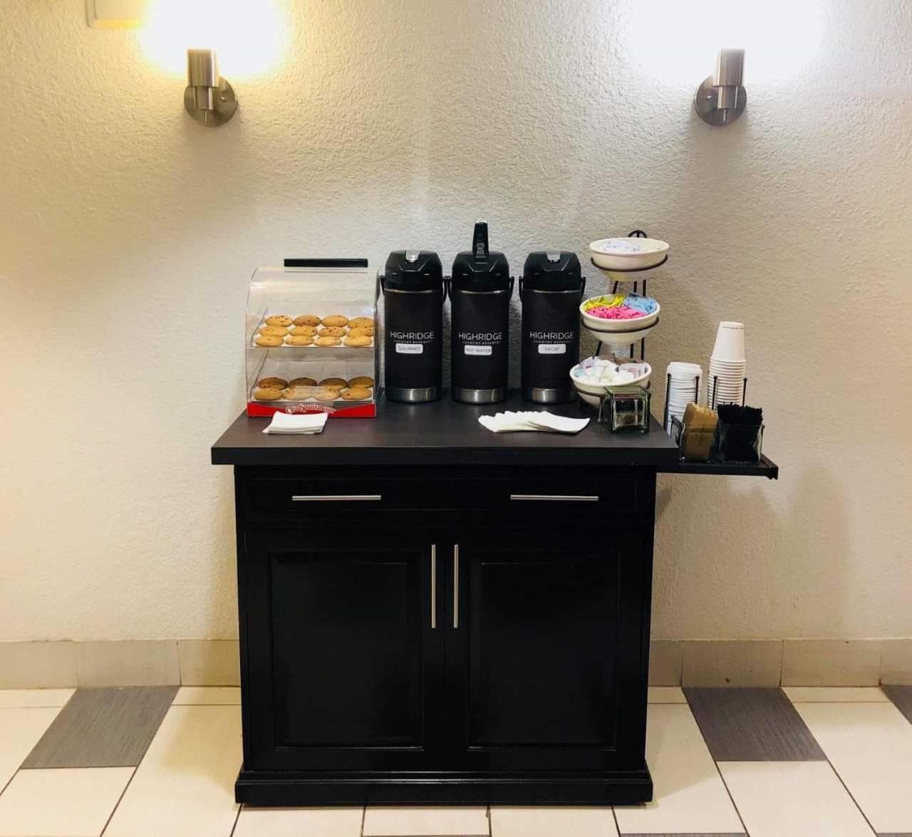 Country Inn & Suites by Radisson, DFW Airport South, TX gallery photo in Irving, TX — image 18