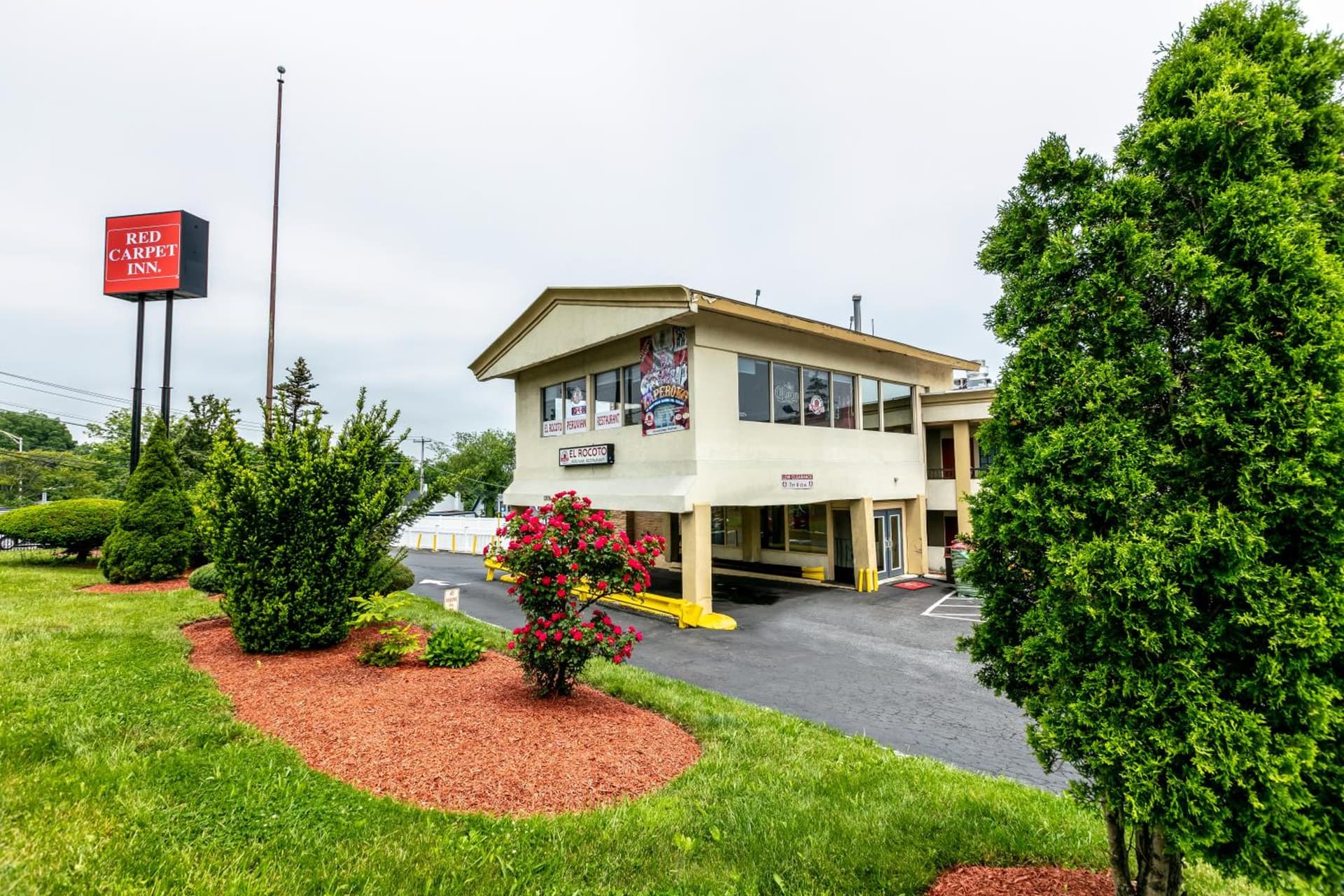Red Carpet Inn - Stamford featured exterior or lobby in Stamford, CT — similar hotel