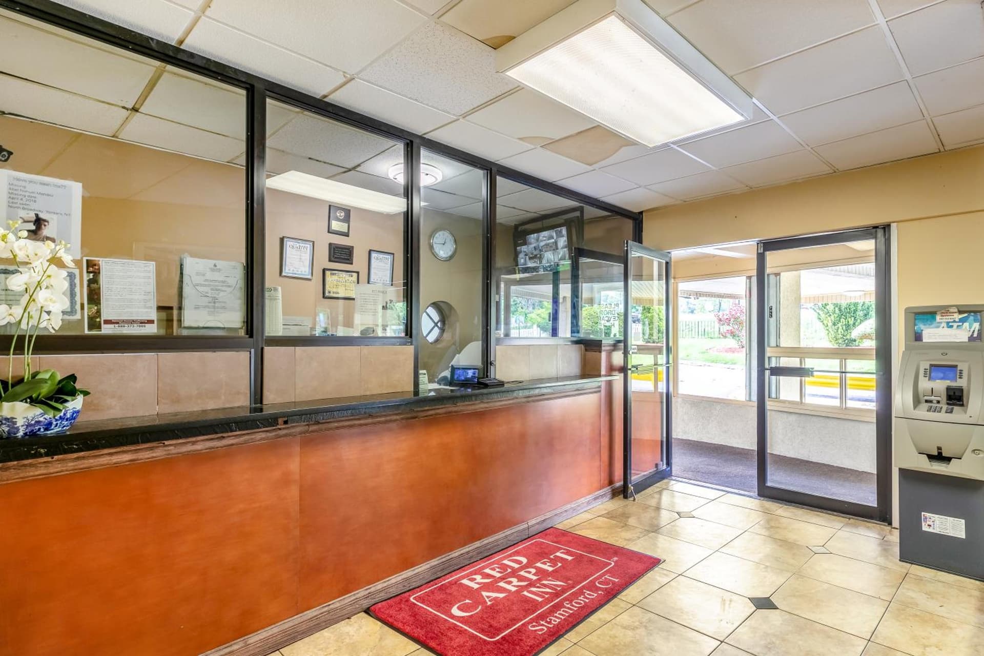 Red Carpet Inn - Stamford gallery photo in Stamford, CT — image 50