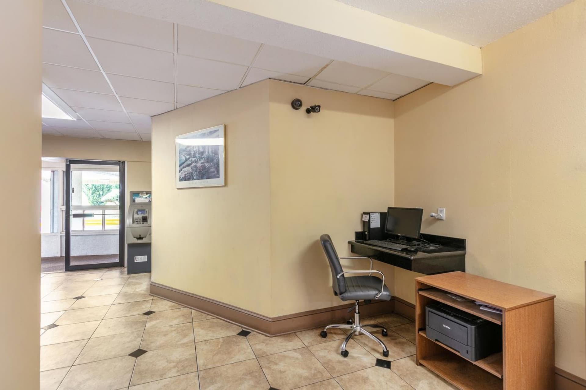 Red Carpet Inn - Stamford gallery photo in Stamford, CT — image 55