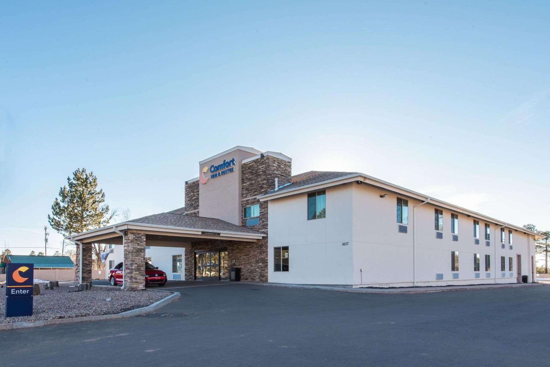 Comfort Inn & Suites Pinetop Show Low interior in Pinetop-Lakeside, AZ — gallery photo 2