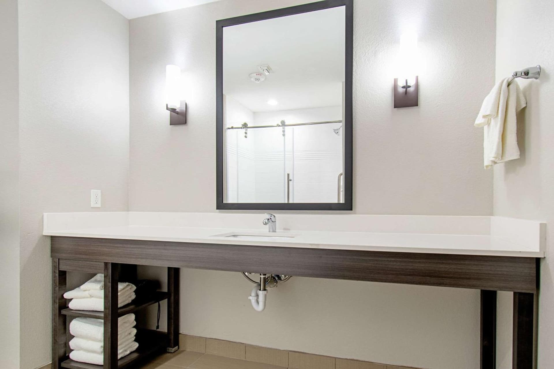 Comfort Suites Humble Houston IAH gallery photo in Humble, TX — image 40