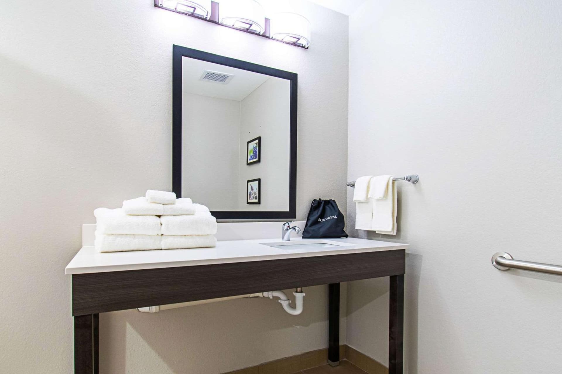 Comfort Suites Humble Houston IAH gallery photo in Humble, TX — image 17