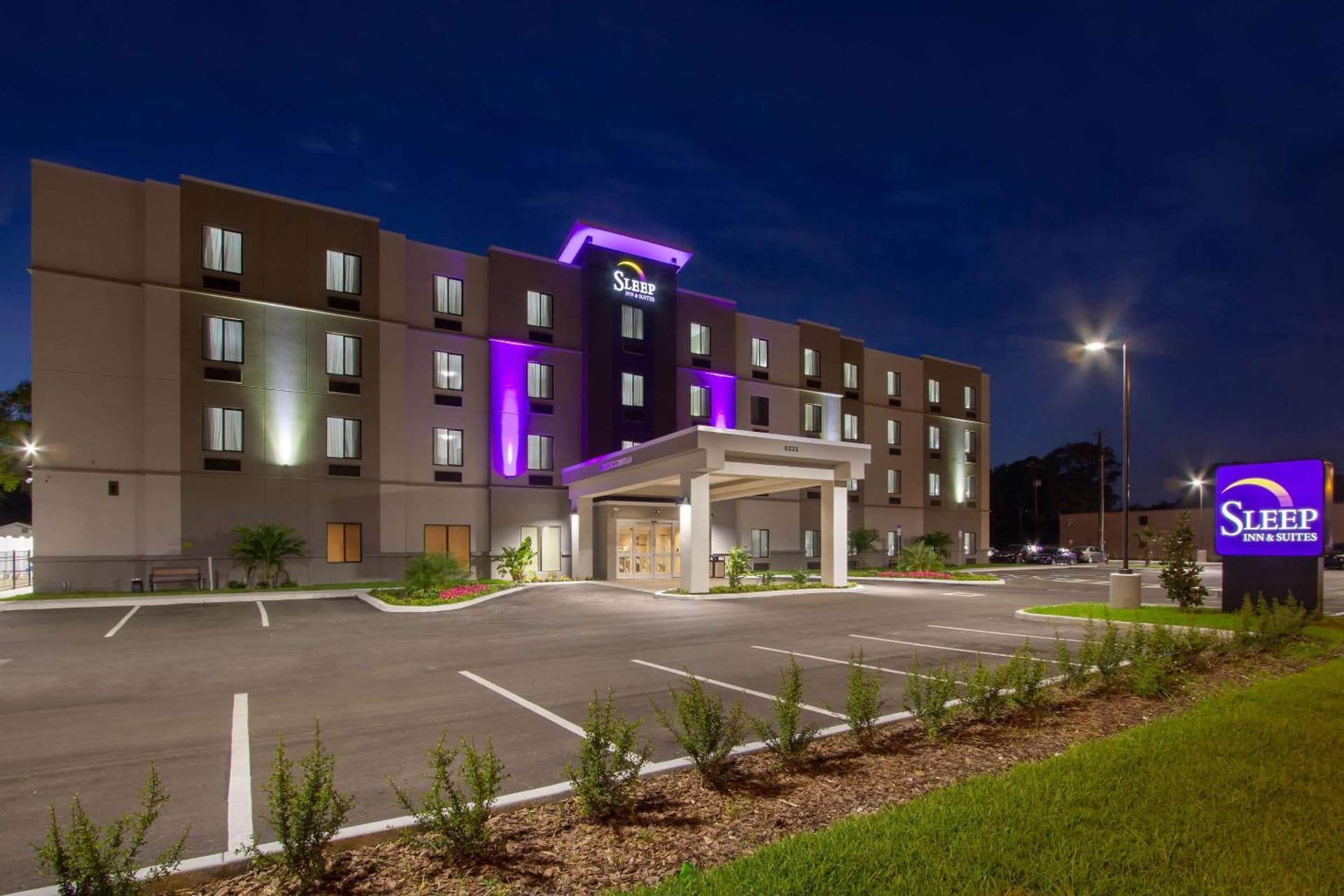 Sleep Inn & Suites Tampa South property views in Tampa, FL — gallery photo 3