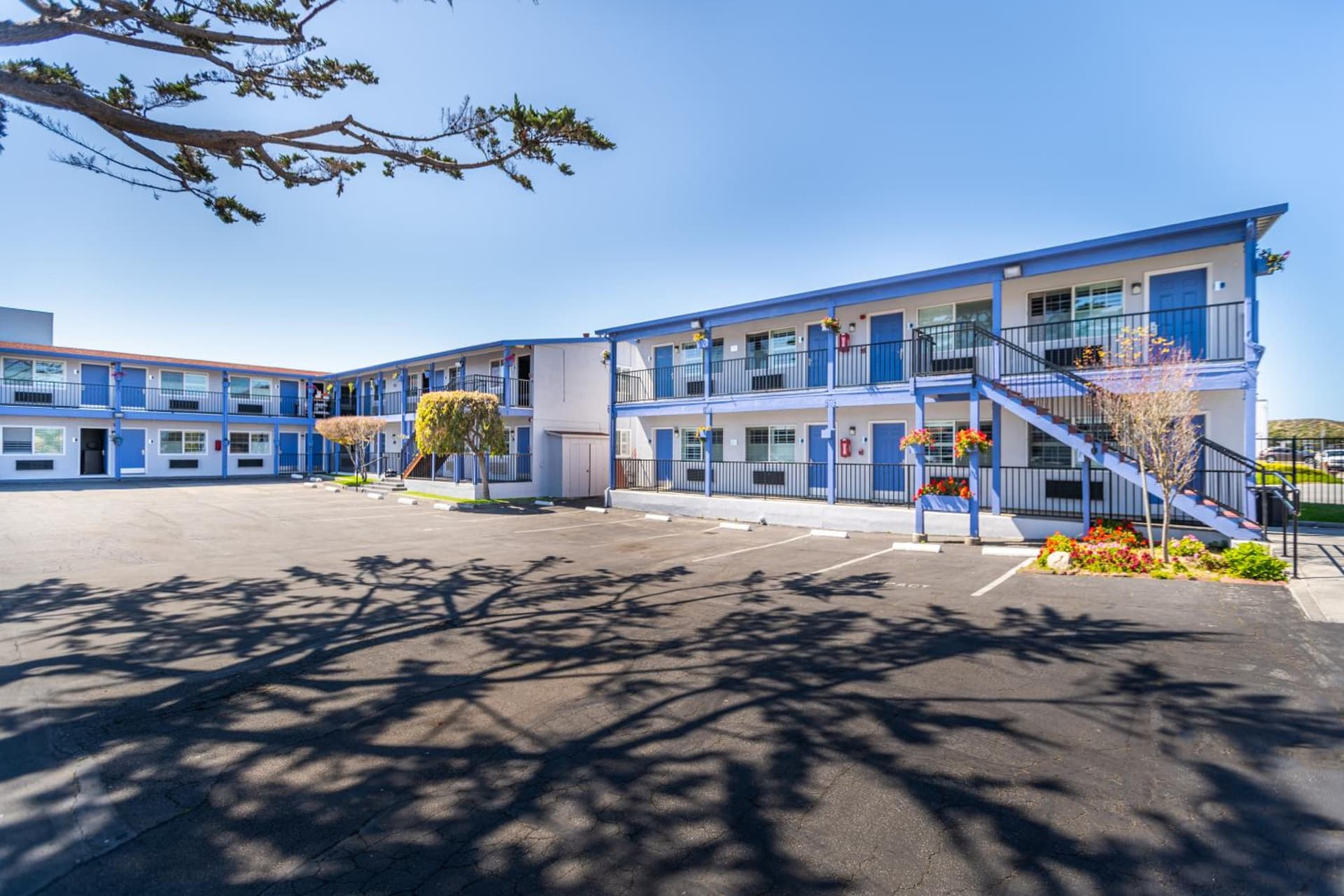 SureStay Hotel by Best Western Seaside Monterey gallery photo in Seaside, CA — image 24
