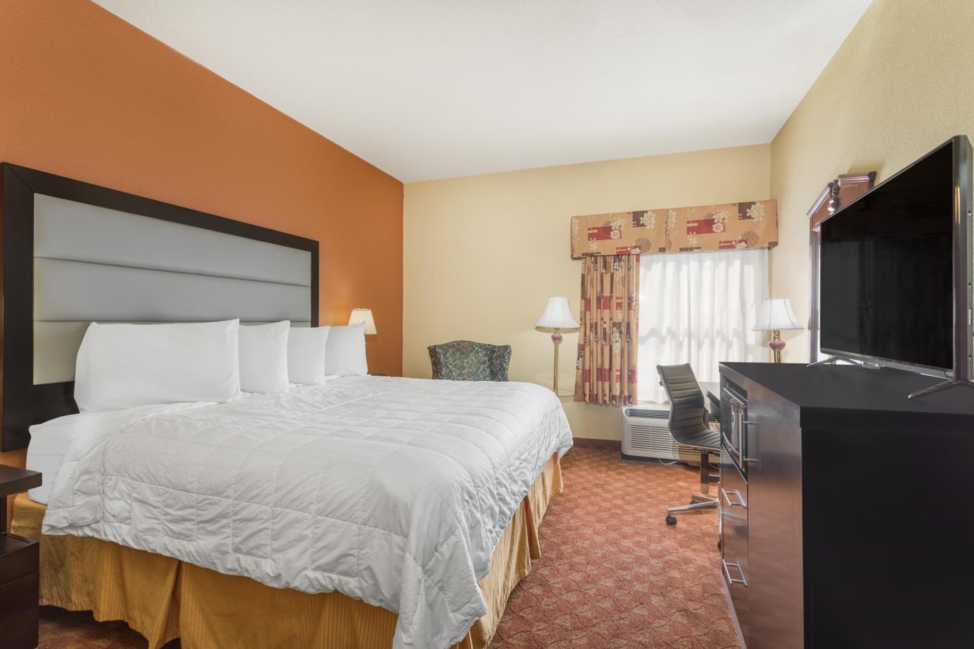 Baymont by Wyndham Fayetteville gallery photo in Fayetteville, AR — image 25