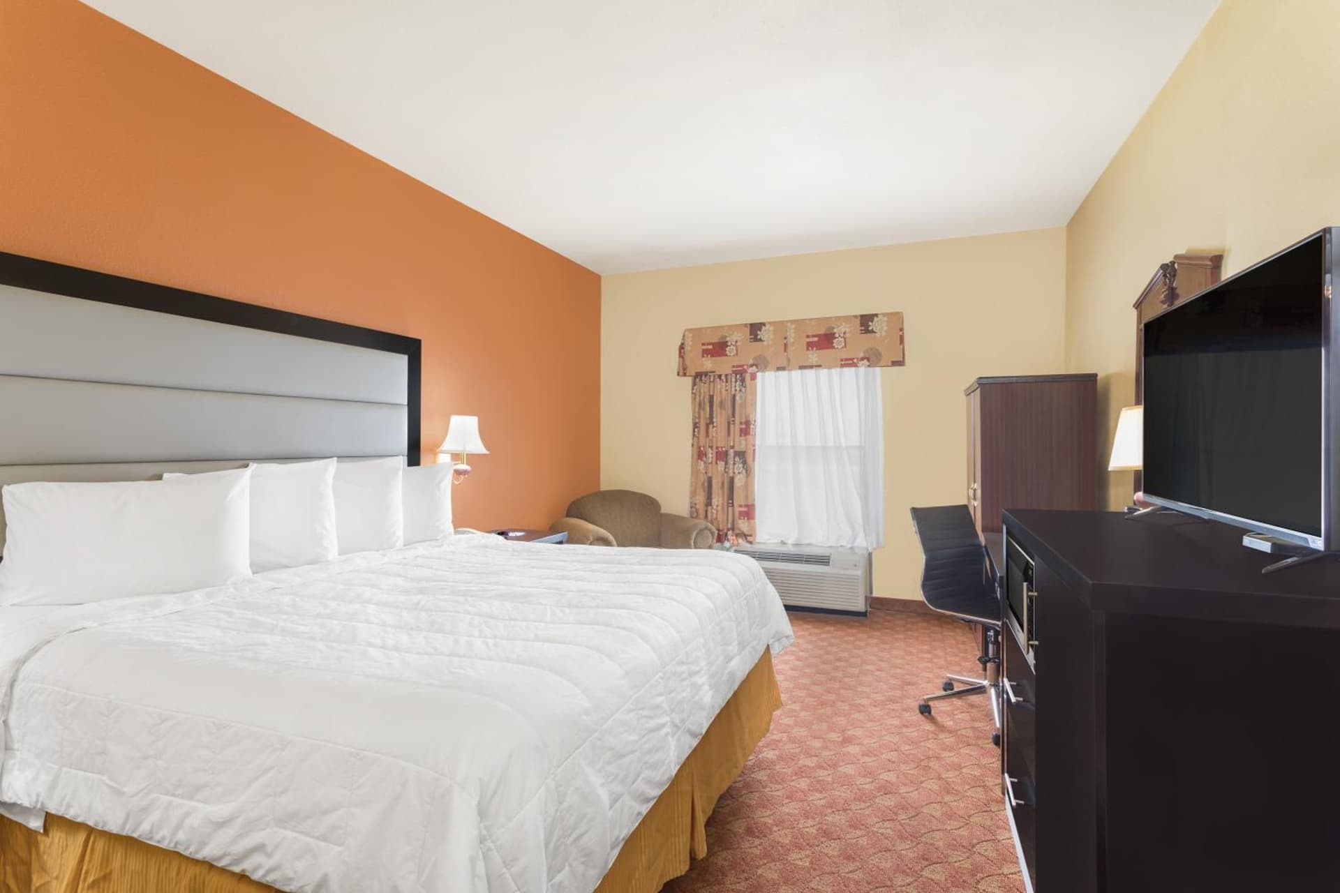 Baymont by Wyndham Fayetteville gallery photo in Fayetteville, AR — image 14