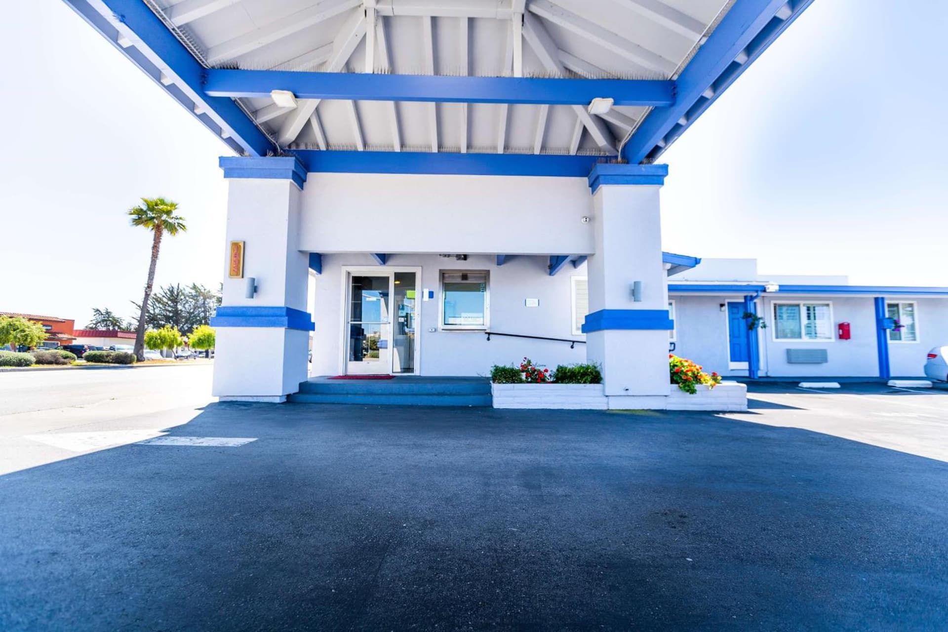 SureStay Hotel by Best Western Seaside Monterey gallery photo in Seaside, CA — image 57