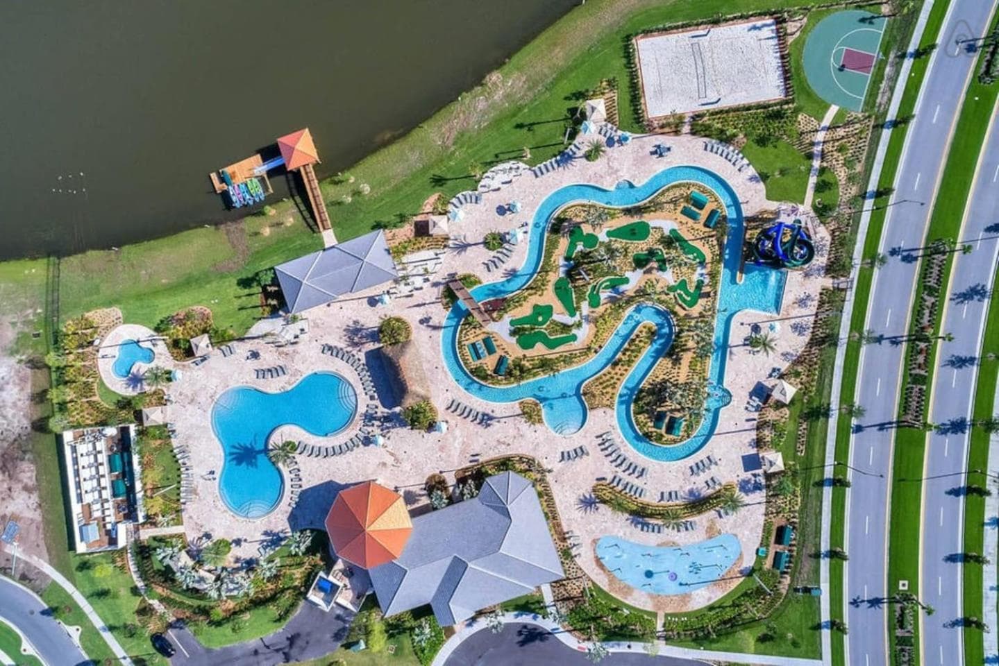 C - New 4 Bedroom Home - 5 Miles to Disney - Free Water Park - Private Pool interior in Kissimmee, FL — gallery photo 2