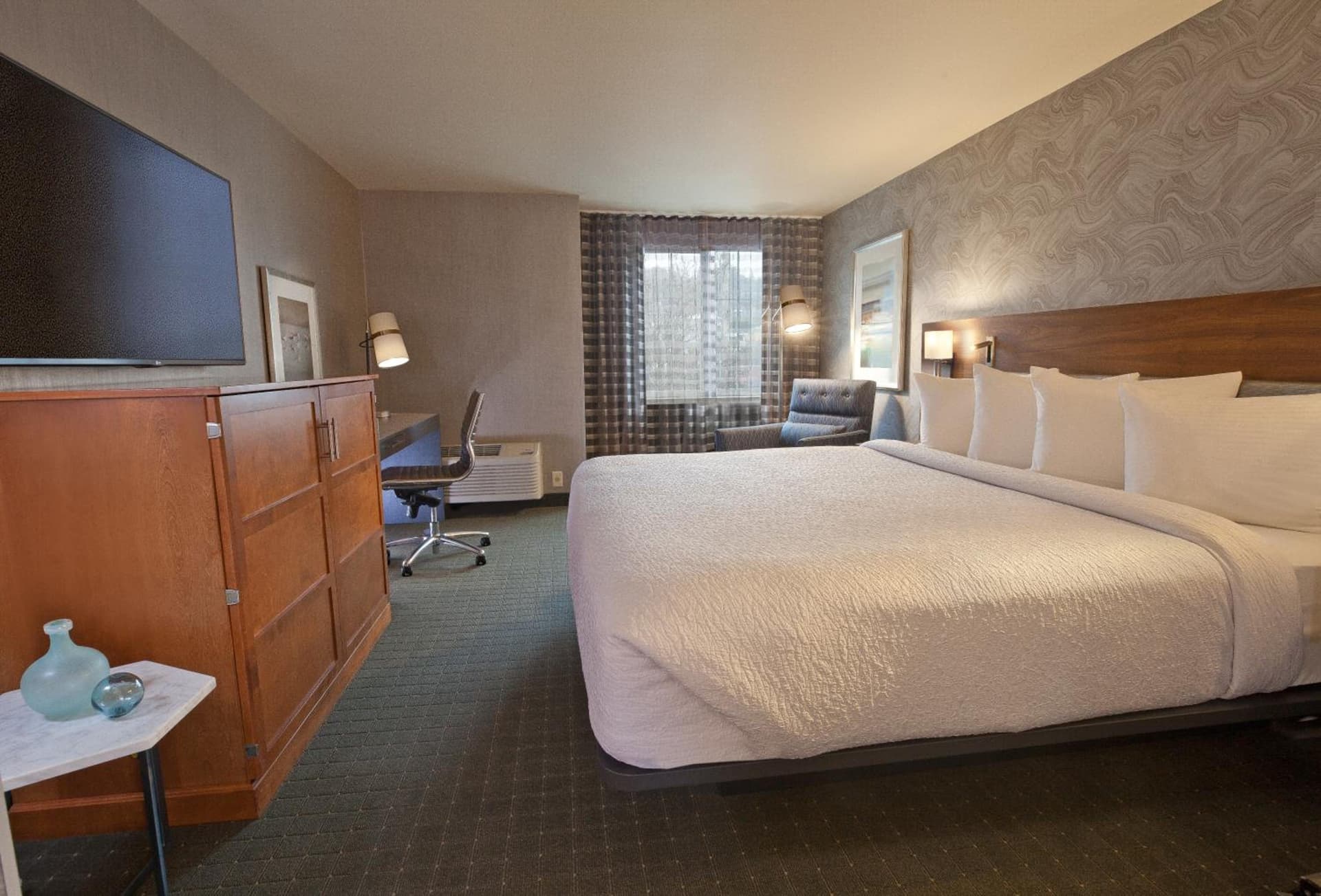 Silver Cloud Hotel - Mukilteo Waterfront property views in Mukilteo, WA — gallery photo 3