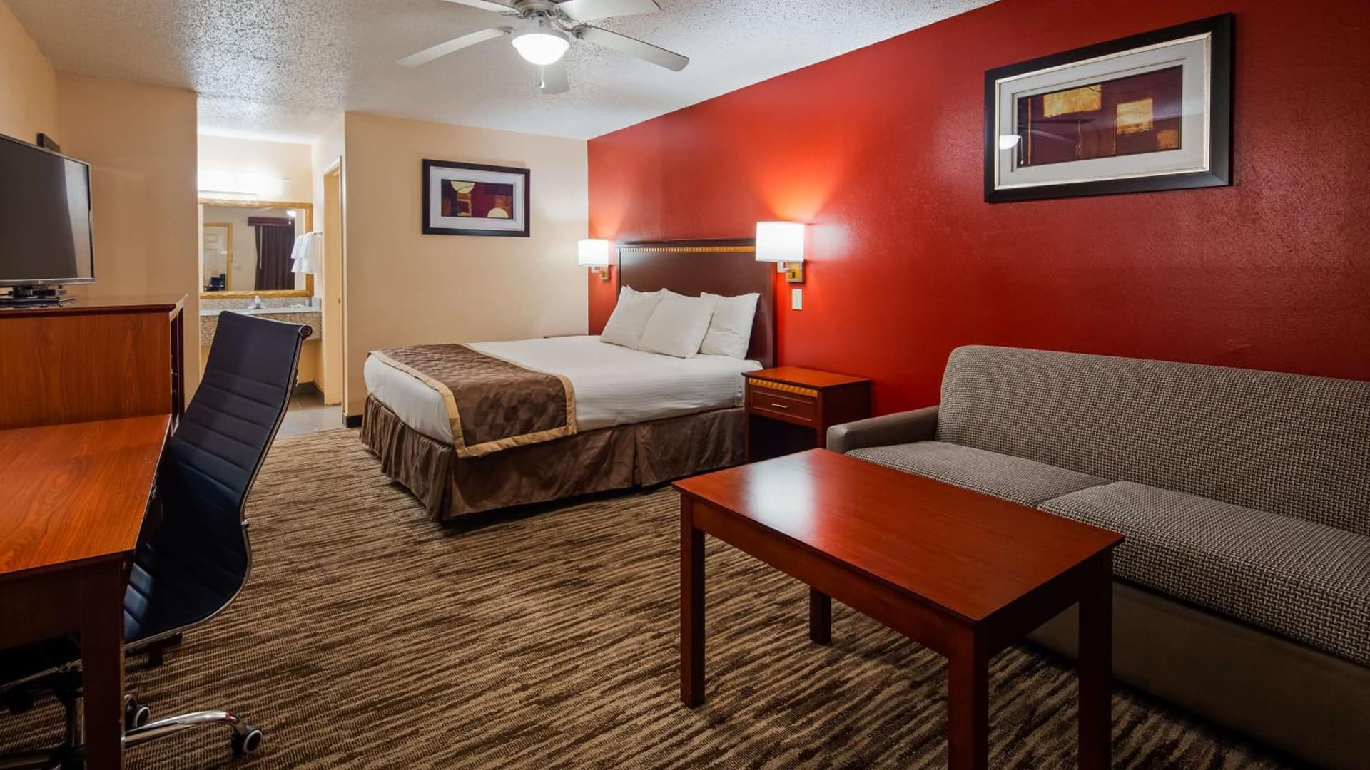 Best Western Executive Inn interior in Marshall, TX — gallery photo 2