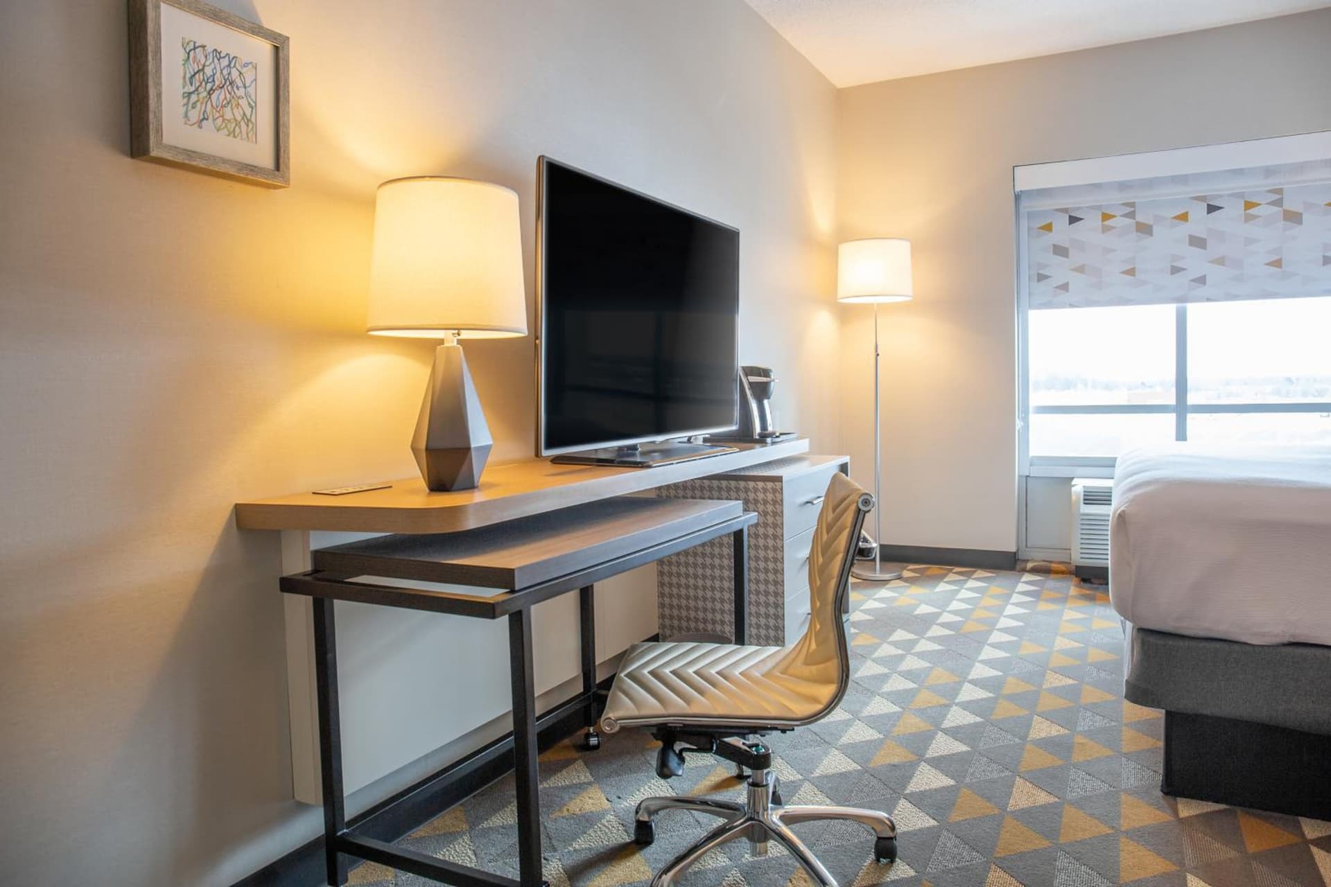Holiday Inn Toledo - Maumee I-80/90 by IHG interior in Maumee, OH — gallery photo 2