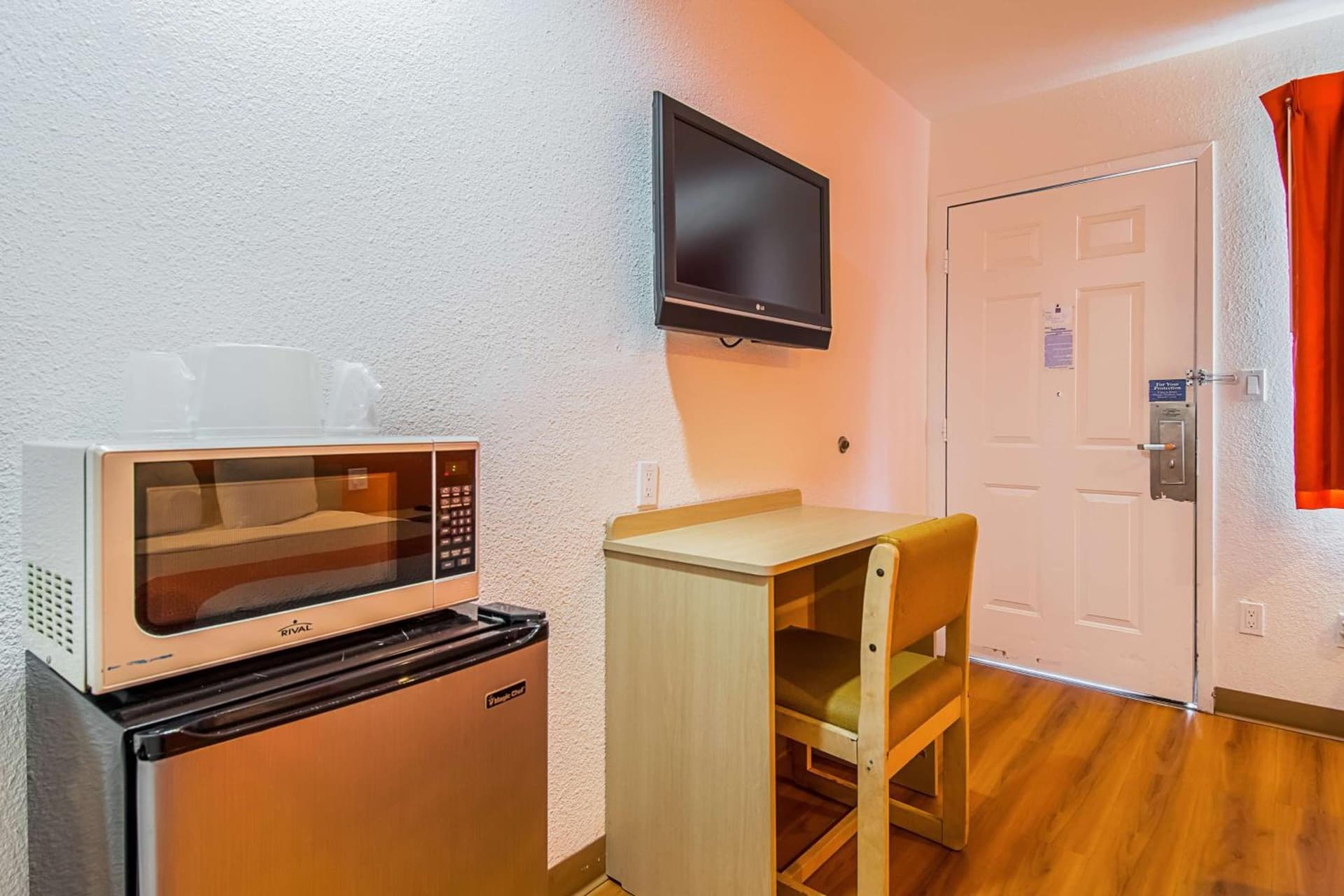 Motel 6-Bakersfield, CA - Airport gallery photo in Bakersfield, CA — image 27