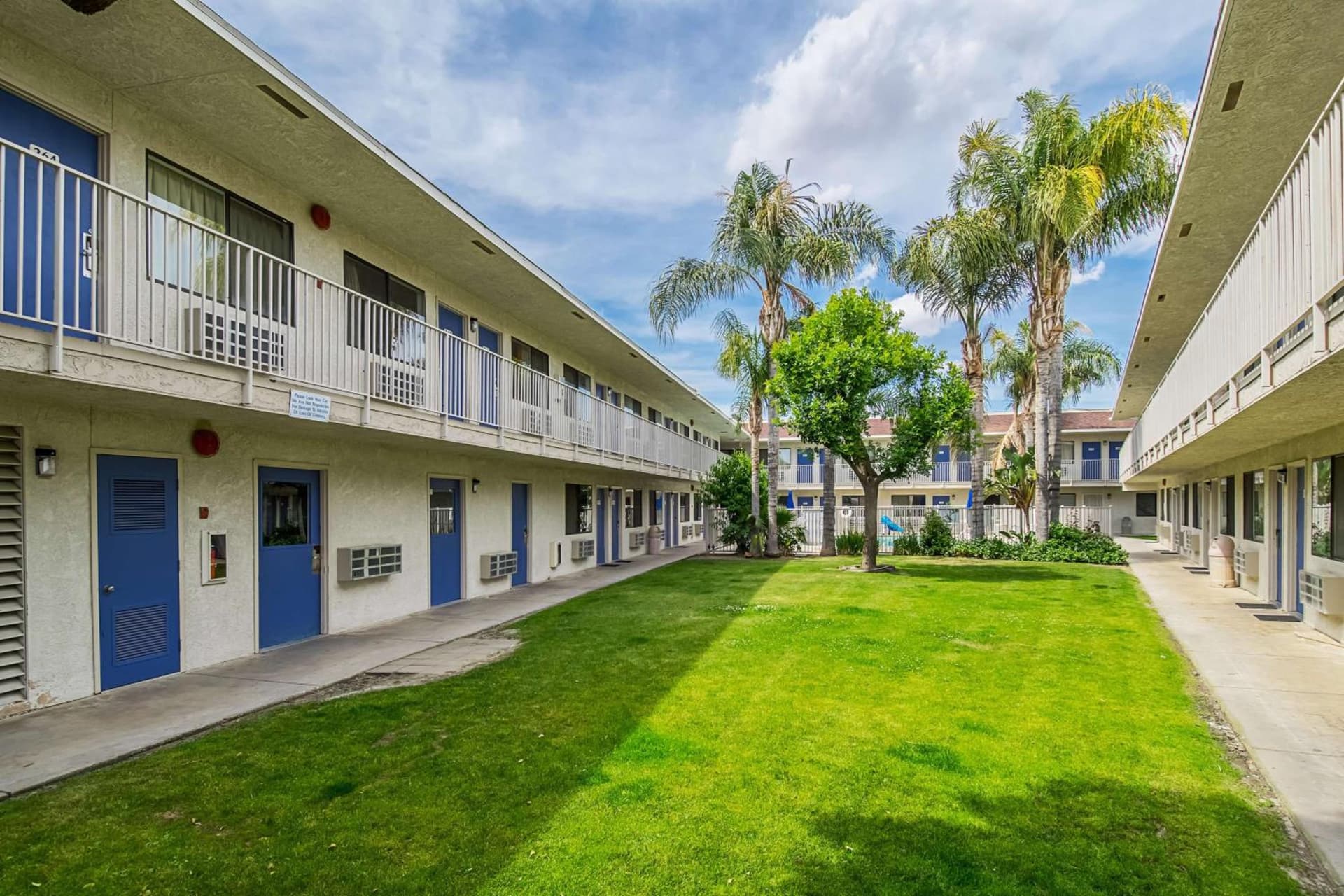 Motel 6-Bakersfield, CA - Airport property views in Bakersfield, CA — gallery photo 3